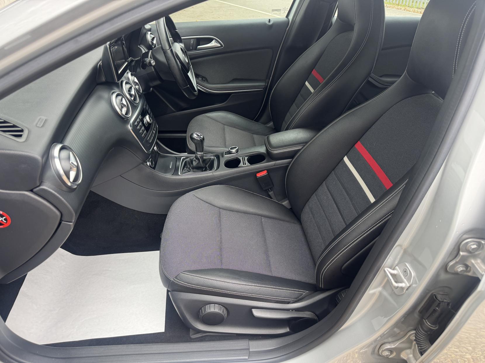 Mercedes-Benz A Class 1.6 A180 SE Hatchback 5dr Petrol Manual Euro 6 (s/s) (122 ps)