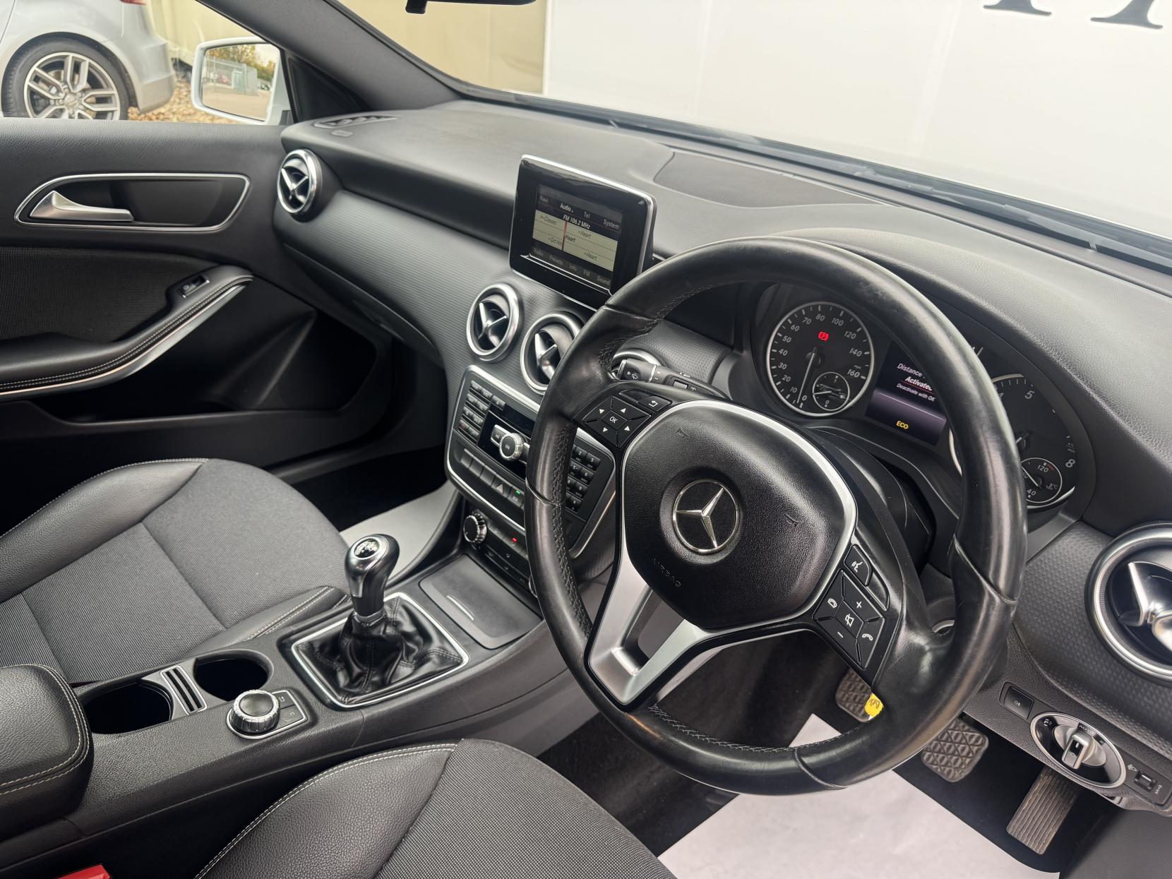 Mercedes-Benz A Class 1.6 A180 SE Hatchback 5dr Petrol Manual Euro 6 (s/s) (122 ps)