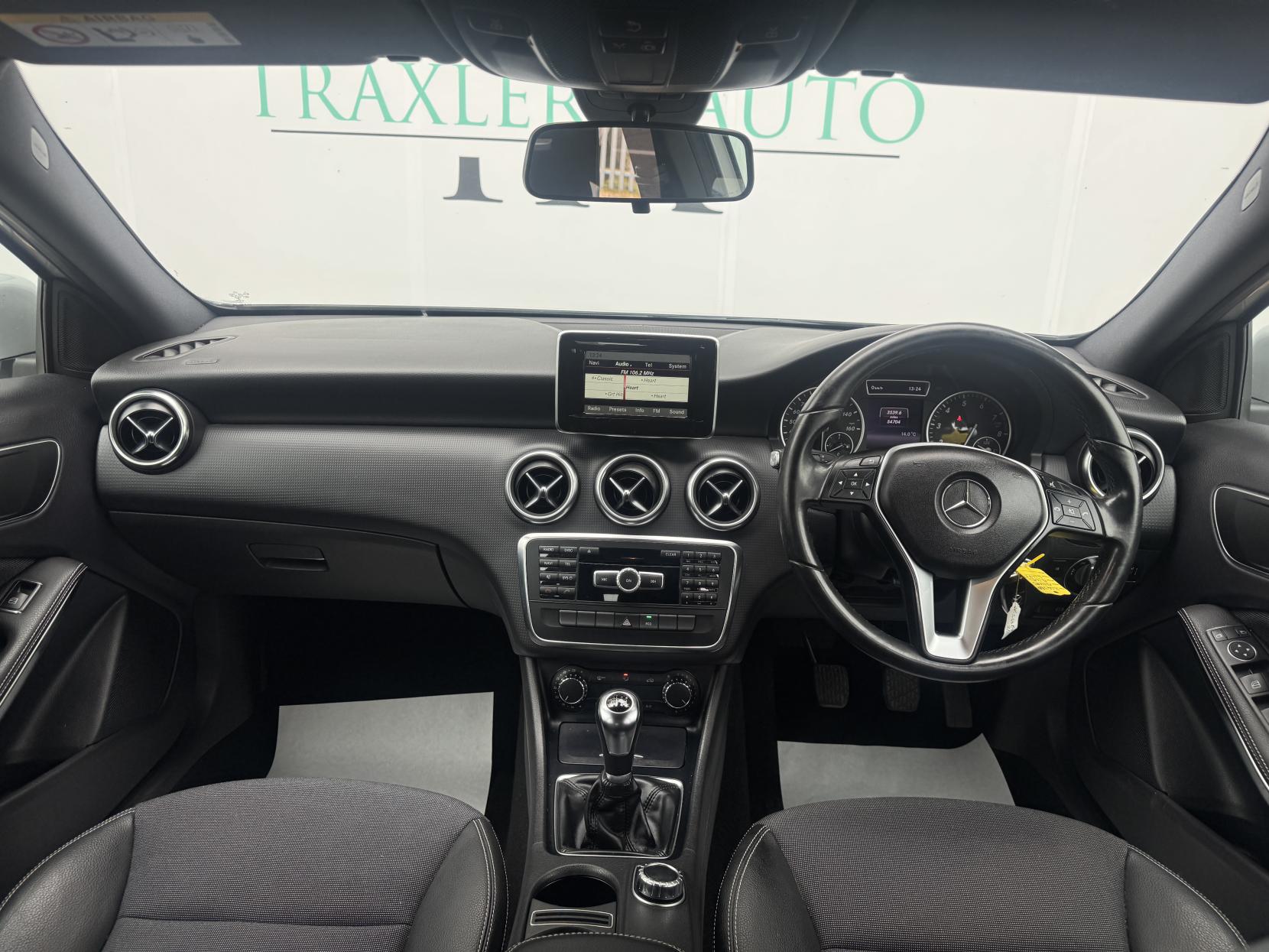 Mercedes-Benz A Class 1.6 A180 SE Hatchback 5dr Petrol Manual Euro 6 (s/s) (122 ps)