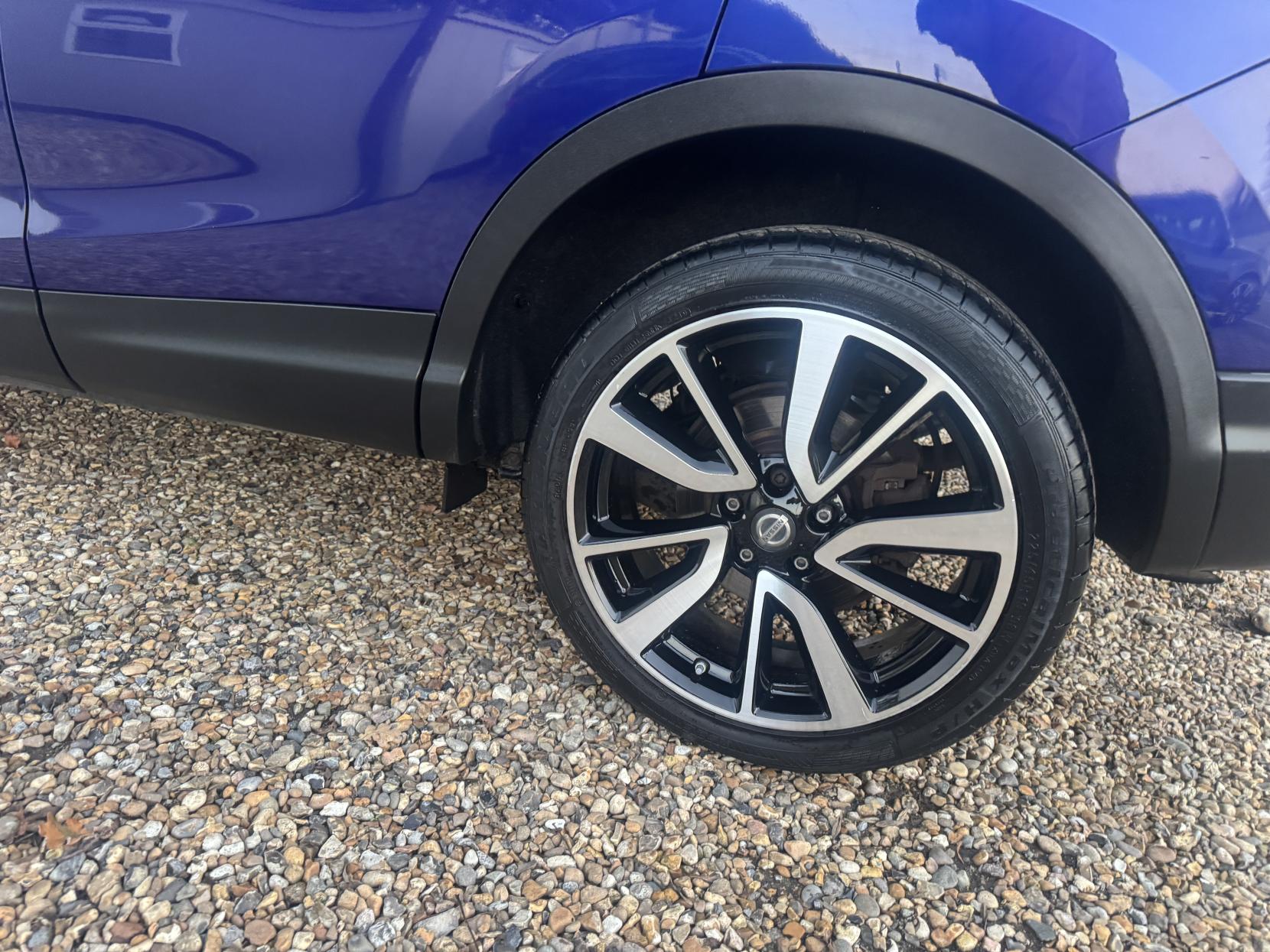 Nissan Qashqai 1.2 DIG-T Tekna SUV 5dr Petrol XTRON 2WD Euro 6 (s/s) (115 ps)