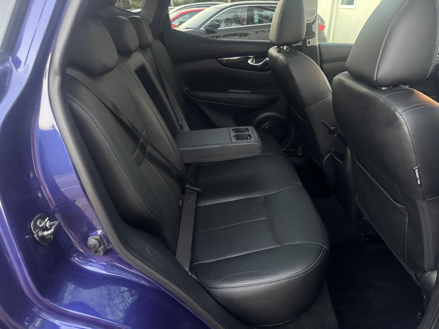 Nissan Qashqai 1.2 DIG-T Tekna SUV 5dr Petrol XTRON 2WD Euro 6 (s/s) (115 ps)