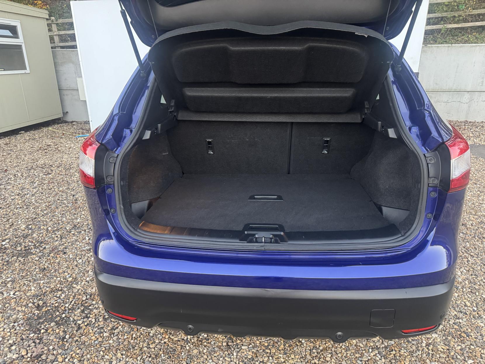 Nissan Qashqai 1.2 DIG-T Tekna SUV 5dr Petrol XTRON 2WD Euro 6 (s/s) (115 ps)