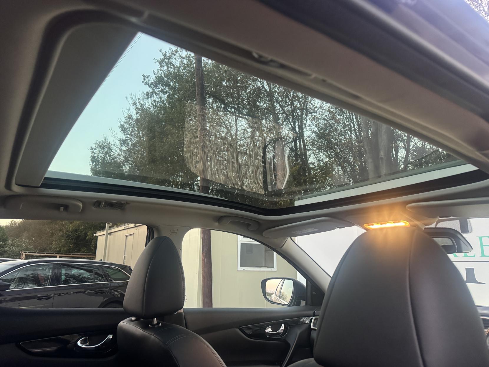 Nissan Qashqai 1.2 DIG-T Tekna SUV 5dr Petrol XTRON 2WD Euro 6 (s/s) (115 ps)