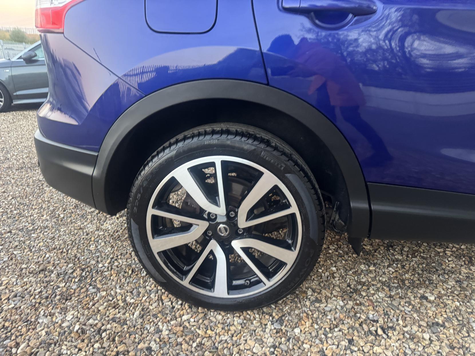 Nissan Qashqai 1.2 DIG-T Tekna SUV 5dr Petrol XTRON 2WD Euro 6 (s/s) (115 ps)