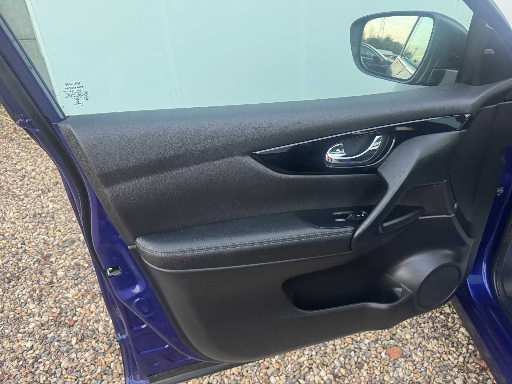 Nissan Qashqai 1.2 DIG-T Tekna SUV 5dr Petrol XTRON 2WD Euro 6 (s/s) (115 ps)