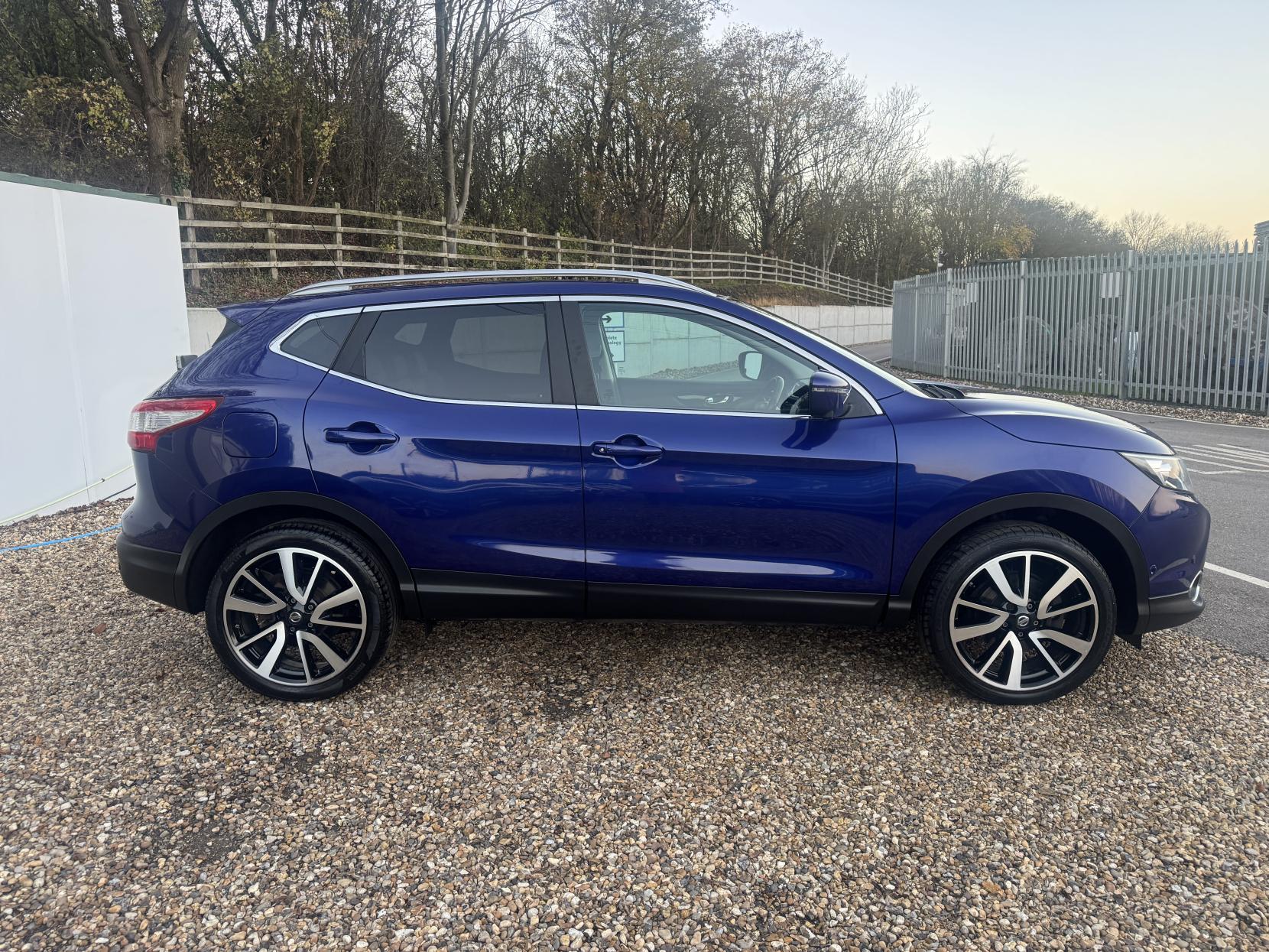 Nissan Qashqai 1.2 DIG-T Tekna SUV 5dr Petrol XTRON 2WD Euro 6 (s/s) (115 ps)