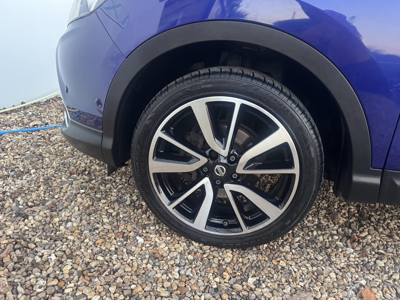 Nissan Qashqai 1.2 DIG-T Tekna SUV 5dr Petrol XTRON 2WD Euro 6 (s/s) (115 ps)