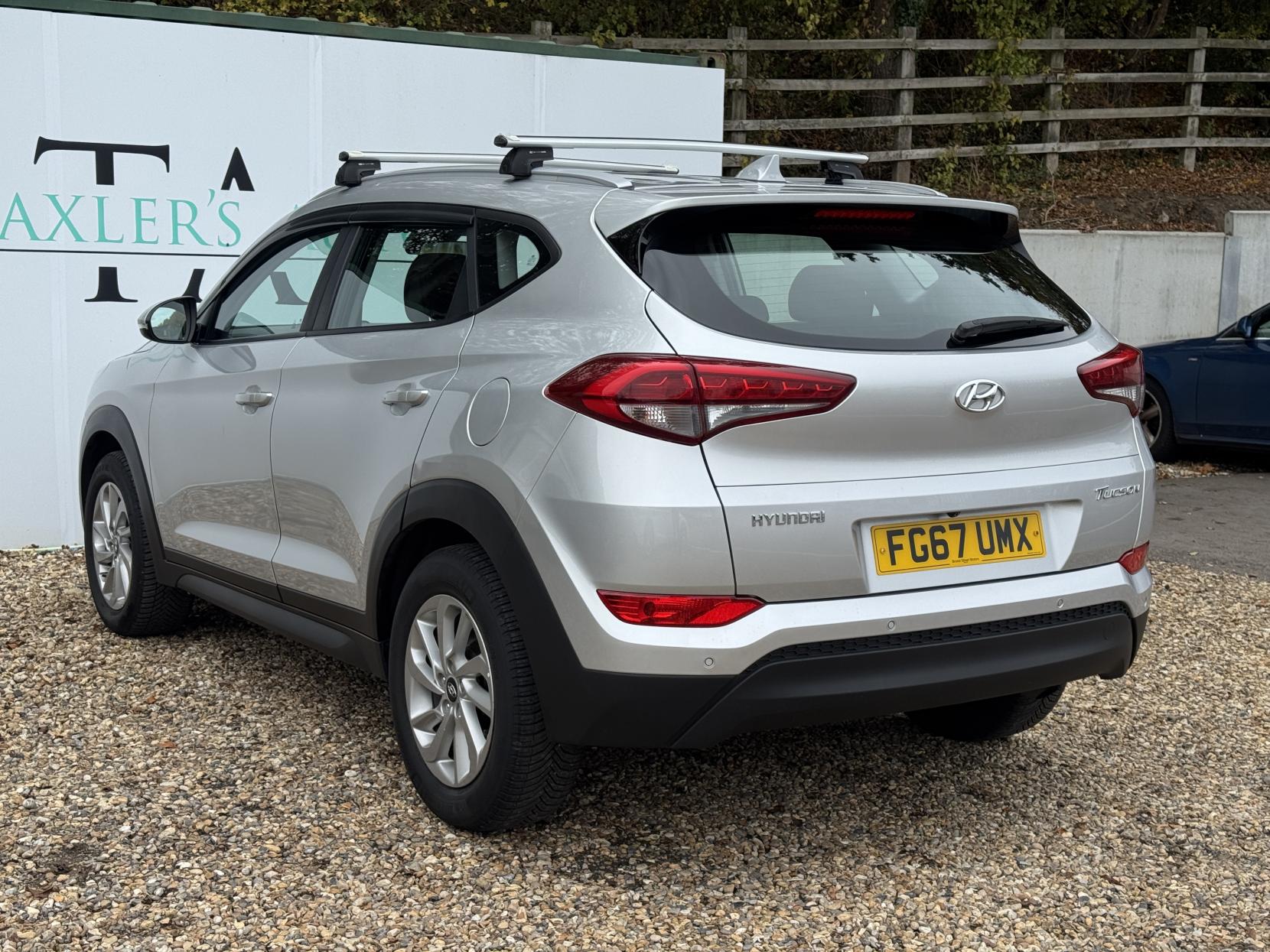 Hyundai TUCSON 1.7 CRDi Blue Drive SE Nav SUV 5dr Diesel DCT Euro 6 (s/s) (141 ps)