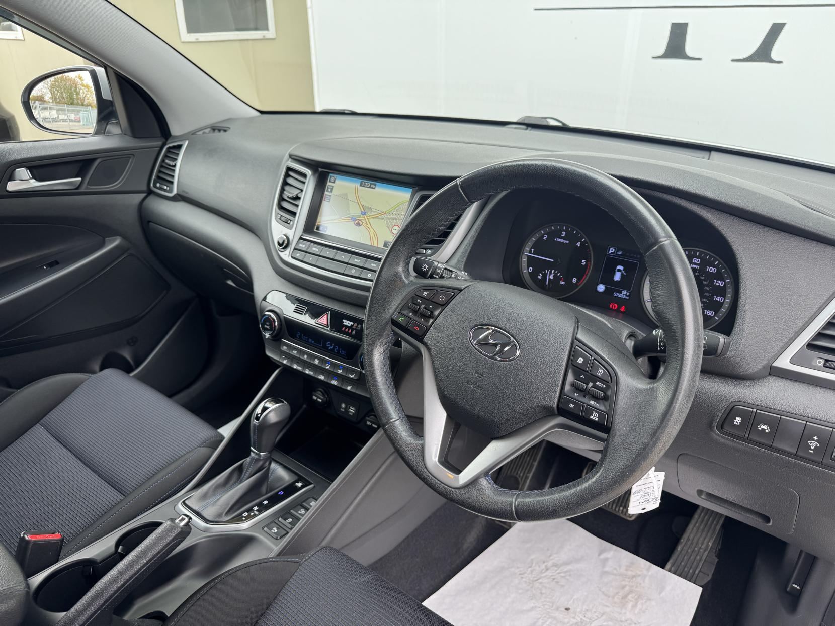Hyundai TUCSON 1.7 CRDi Blue Drive SE Nav SUV 5dr Diesel DCT Euro 6 (s/s) (141 ps)