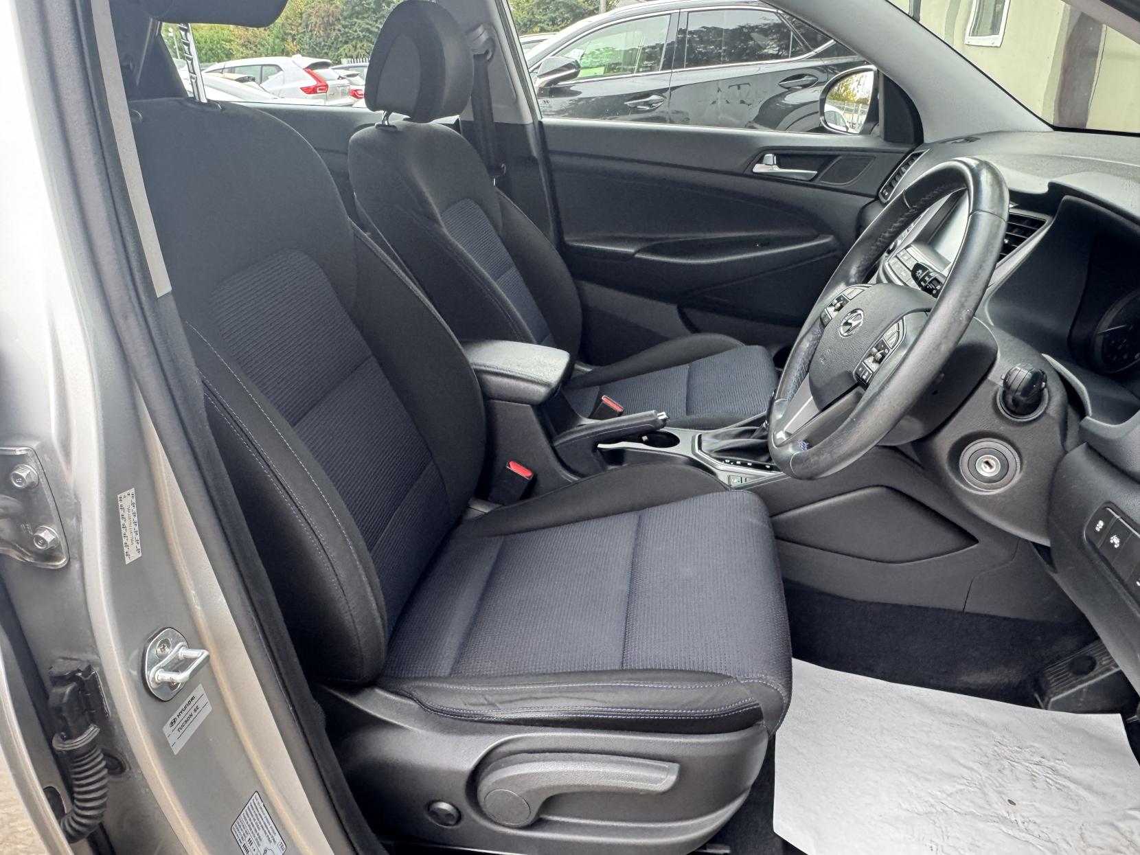 Hyundai TUCSON 1.7 CRDi Blue Drive SE Nav SUV 5dr Diesel DCT Euro 6 (s/s) (141 ps)