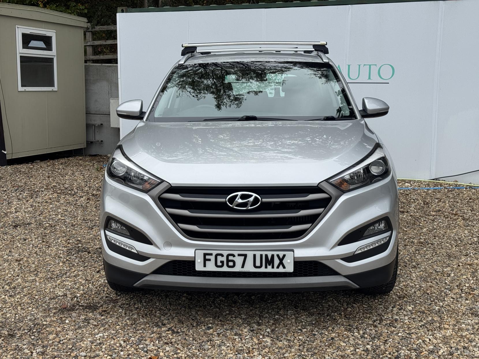 Hyundai TUCSON 1.7 CRDi Blue Drive SE Nav SUV 5dr Diesel DCT Euro 6 (s/s) (141 ps)