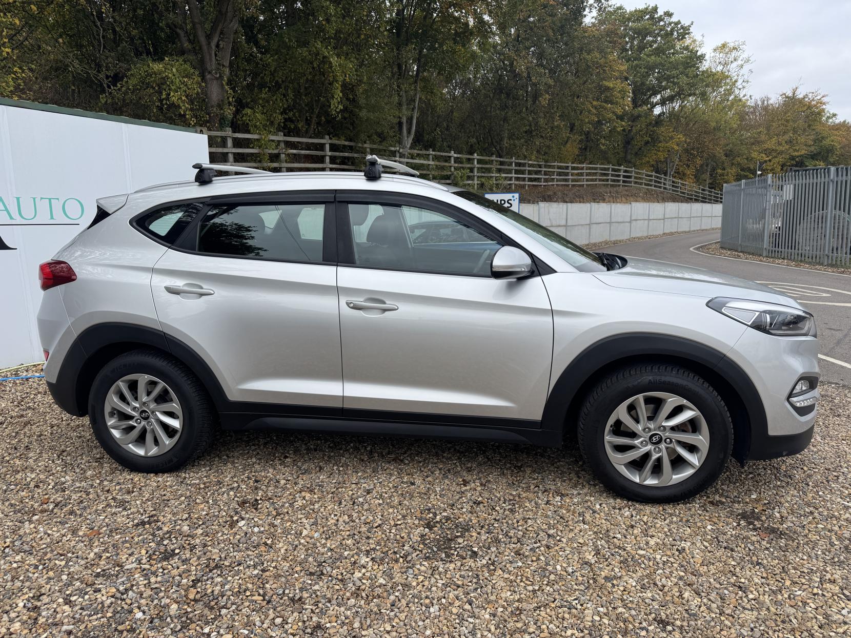 Hyundai TUCSON 1.7 CRDi Blue Drive SE Nav SUV 5dr Diesel DCT Euro 6 (s/s) (141 ps)