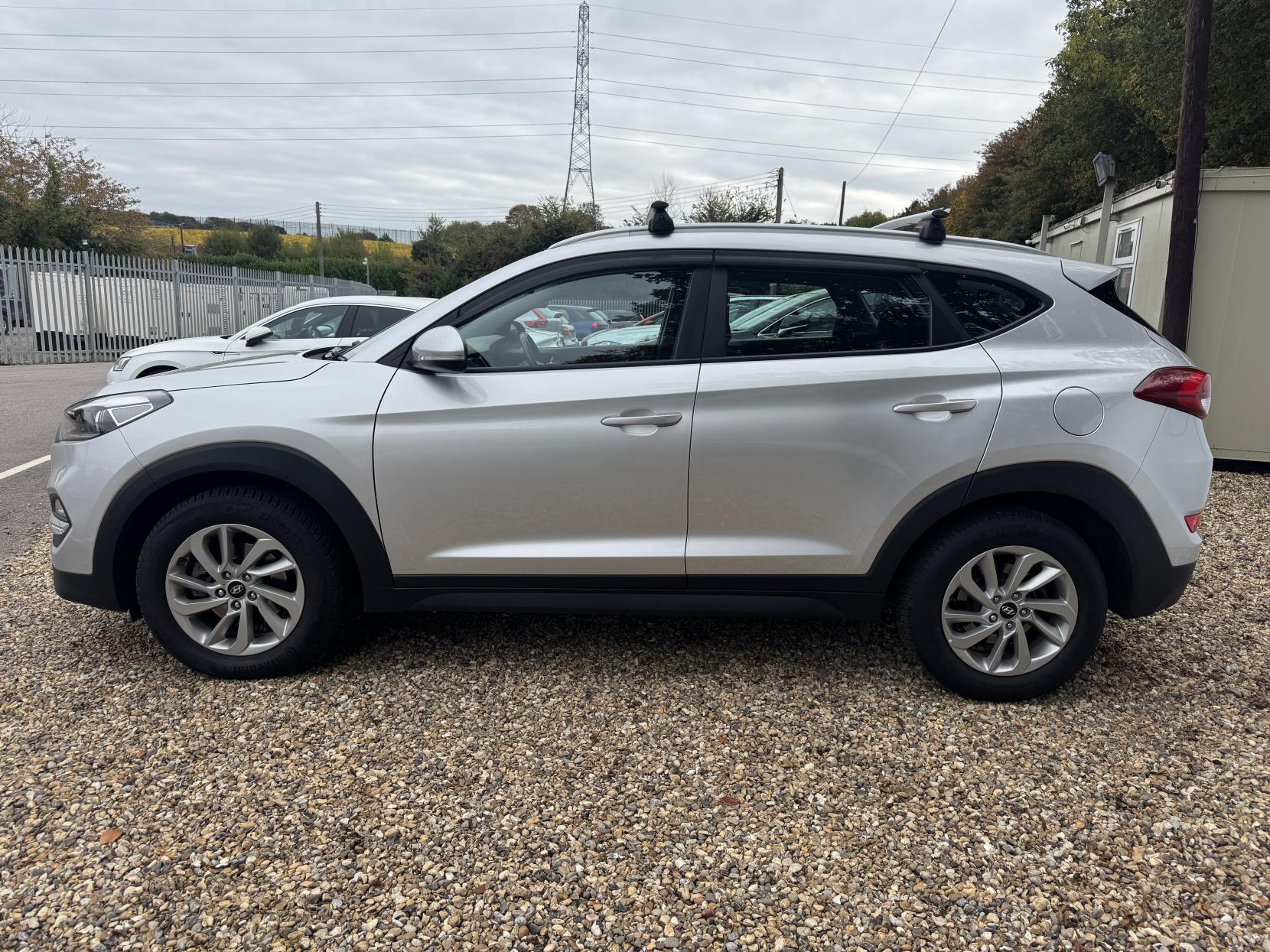 Hyundai TUCSON 1.7 CRDi Blue Drive SE Nav SUV 5dr Diesel DCT Euro 6 (s/s) (141 ps)