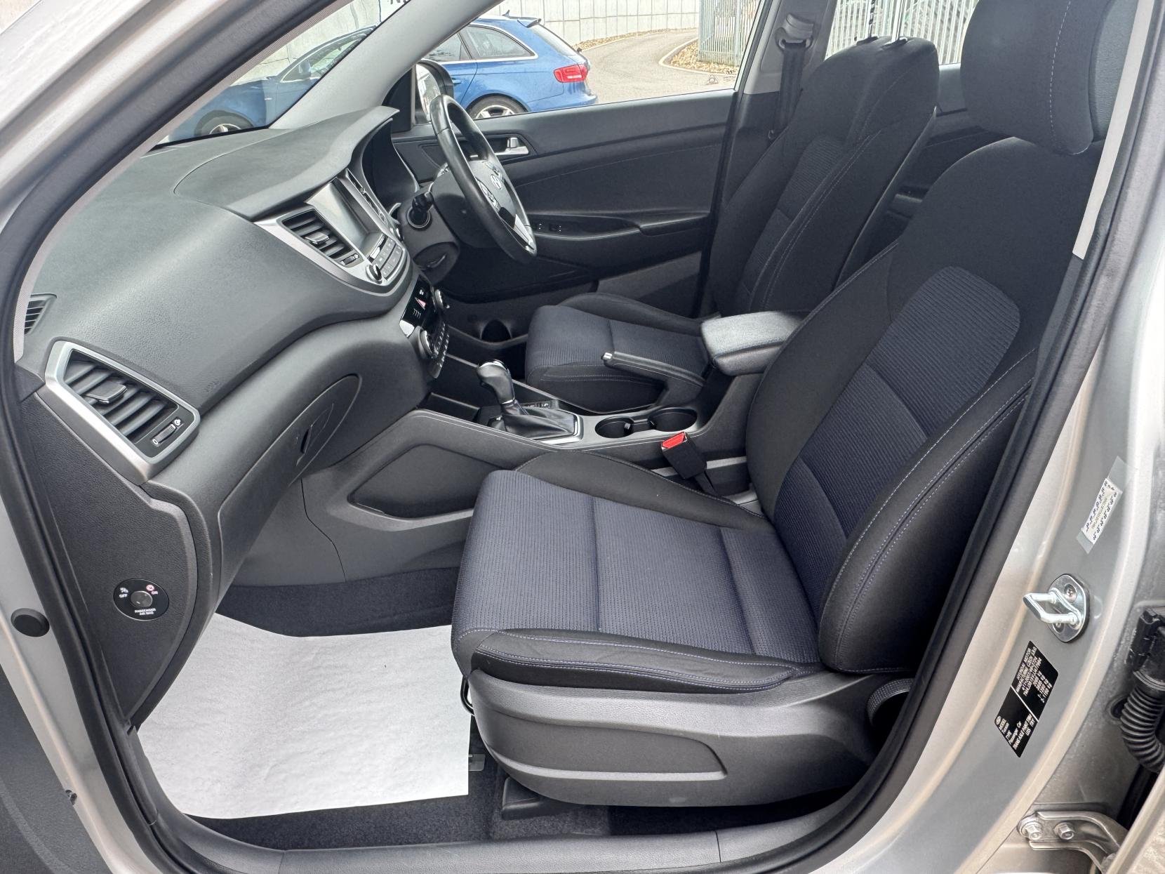 Hyundai TUCSON 1.7 CRDi Blue Drive SE Nav SUV 5dr Diesel DCT Euro 6 (s/s) (141 ps)