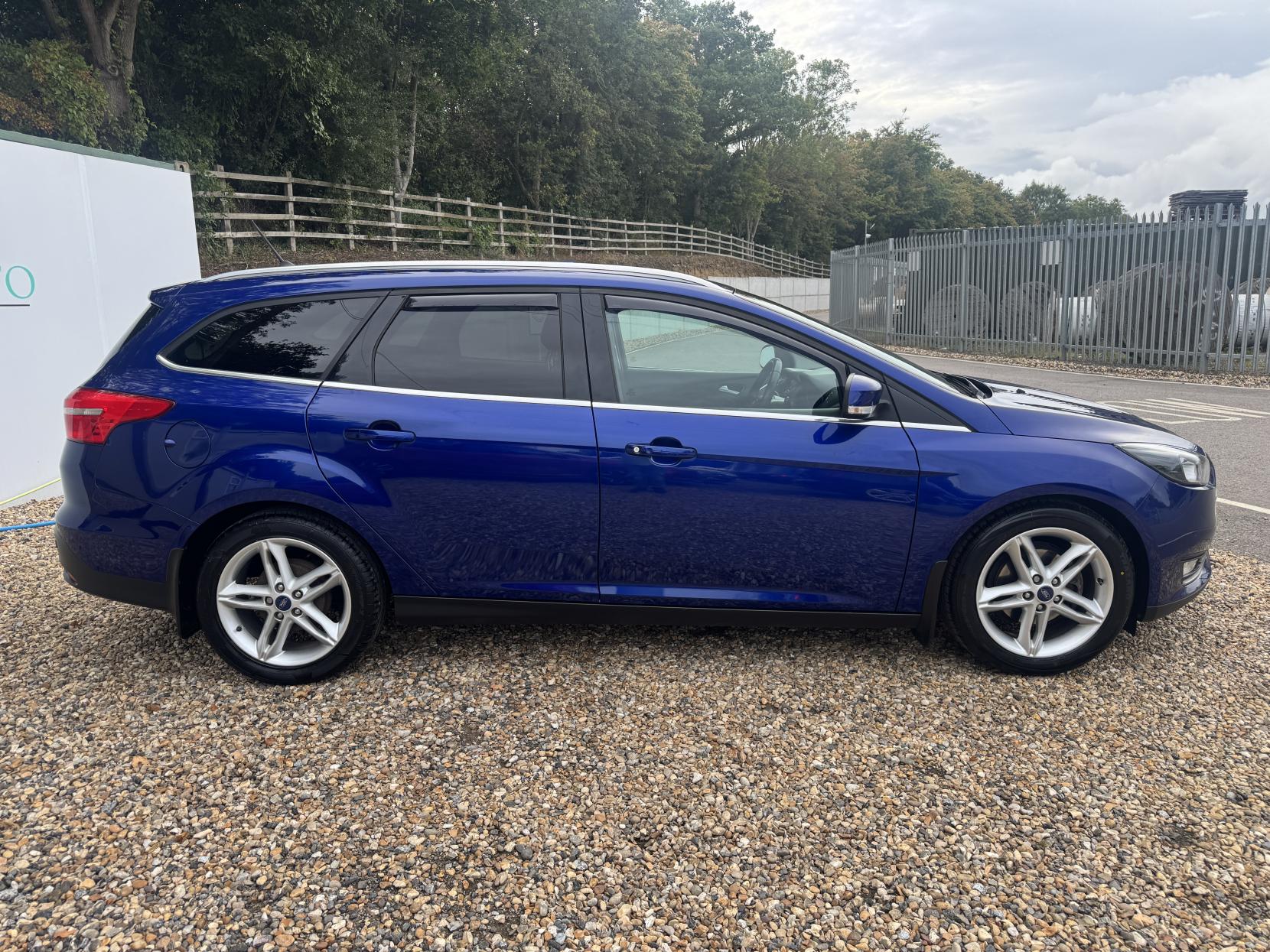 Ford Focus 1.0T EcoBoost Titanium Estate 5dr Petrol Auto Euro 6 (s/s) (125 ps)