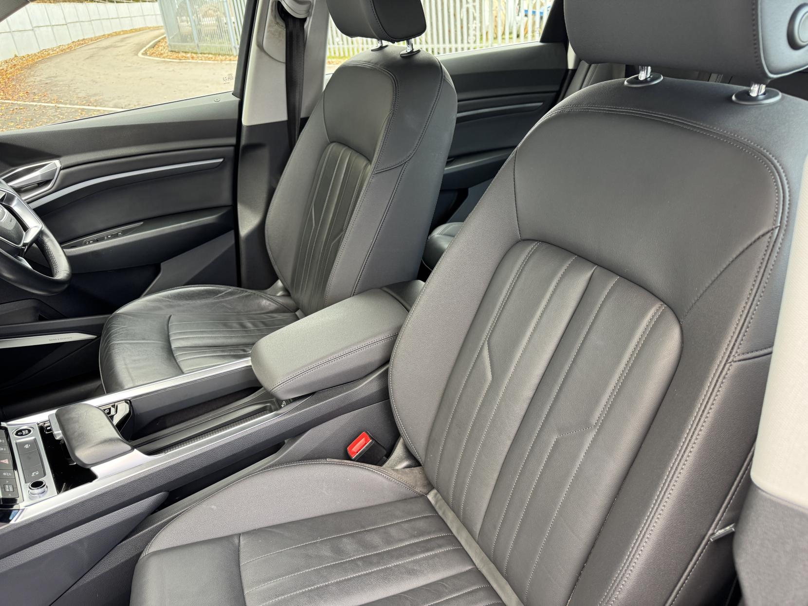 Audi e-tron 50 Technik SUV 5dr Electric Auto quattro 71.2kWh (11kW Charger) (313 ps)