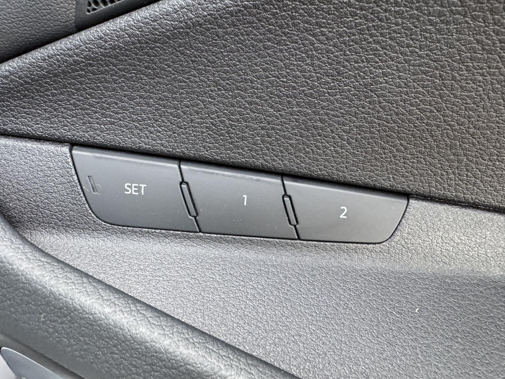 Audi e-tron 50 Technik SUV 5dr Electric Auto quattro 71.2kWh (11kW Charger) (313 ps)