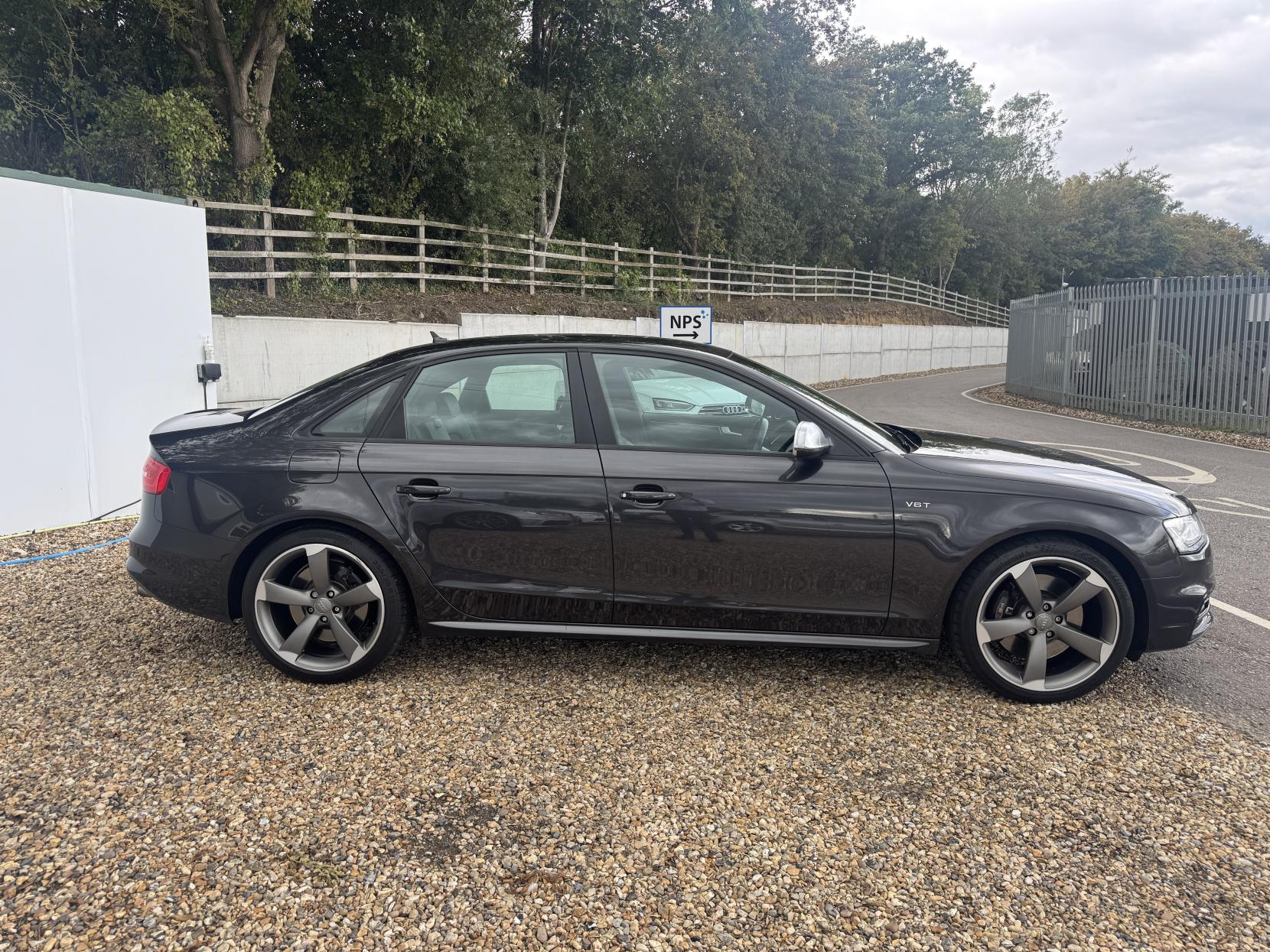 Audi S4 3.0 TFSI V6 Black Edition Saloon 4dr Petrol S Tronic quattro Euro 5 (s/s) (333 ps)