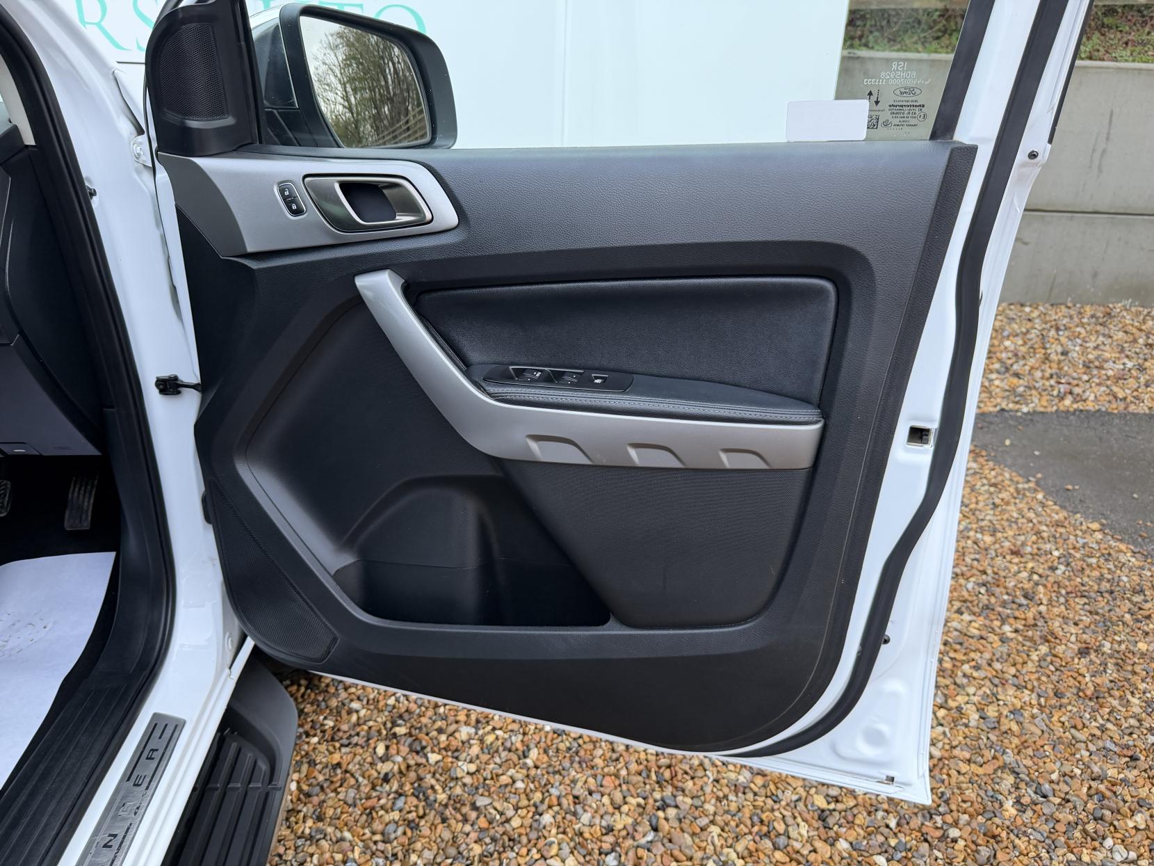 Ford Ranger 2.0 EcoBlue Limited Pickup Double Cab 4dr Diesel Manual 4WD Euro 6 (s/s) (170 ps)