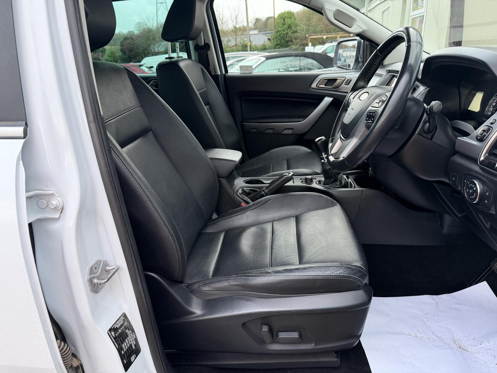 Ford Ranger 2.0 EcoBlue Limited Pickup Double Cab 4dr Diesel Manual 4WD Euro 6 (s/s) (170 ps)