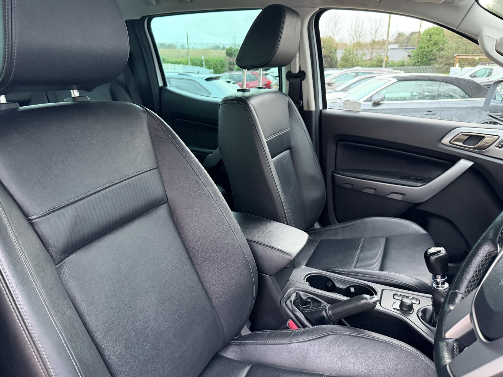 Ford Ranger 2.0 EcoBlue Limited Pickup Double Cab 4dr Diesel Manual 4WD Euro 6 (s/s) (170 ps)