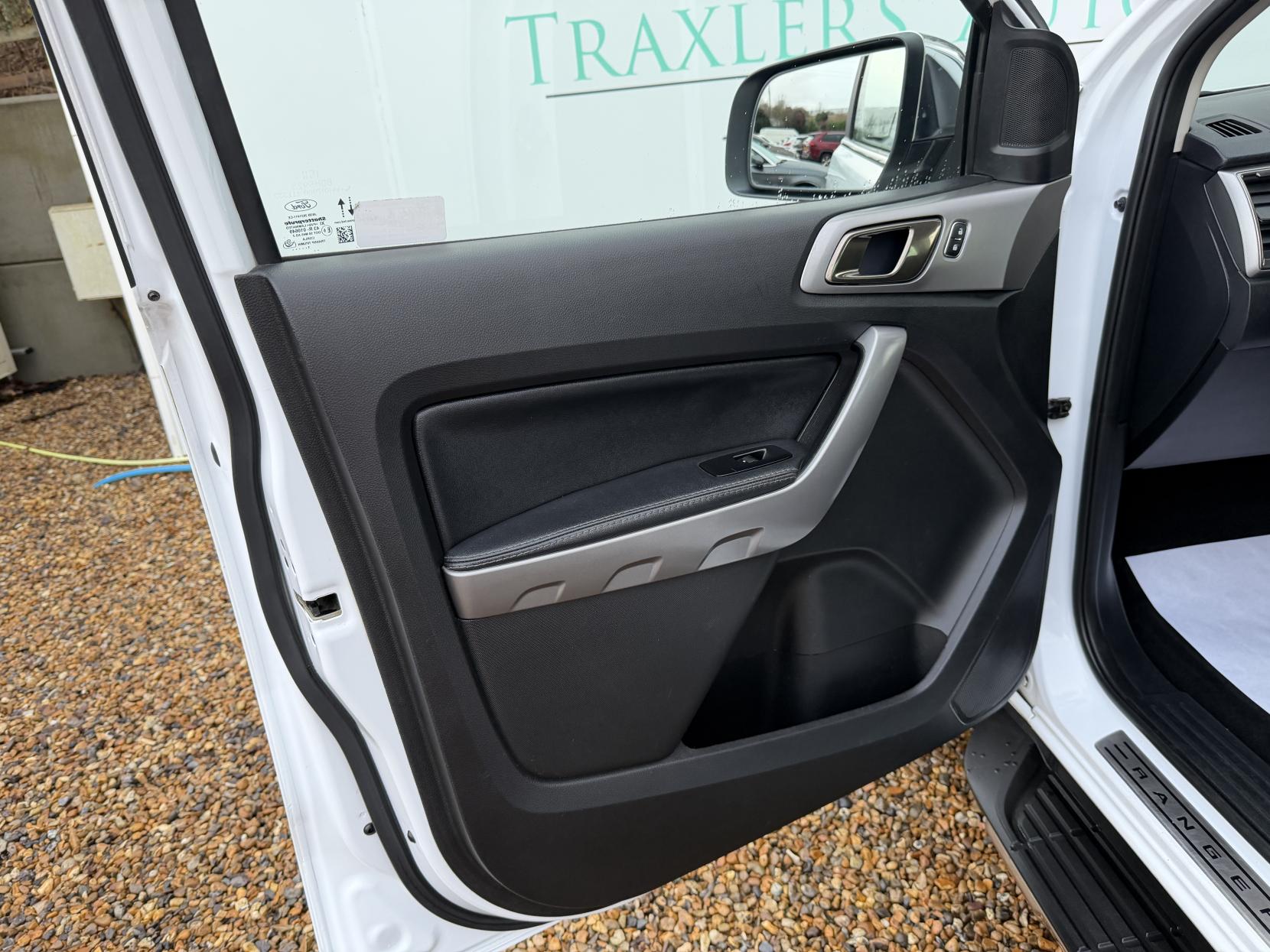 Ford Ranger 2.0 EcoBlue Limited Pickup Double Cab 4dr Diesel Manual 4WD Euro 6 (s/s) (170 ps)