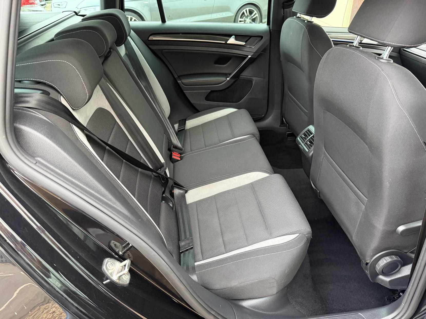 Volkswagen Golf 2.0 TSI BlueMotion Tech R Estate 5dr Petrol DSG 4MOTION Euro 6 (s/s) (300 ps)