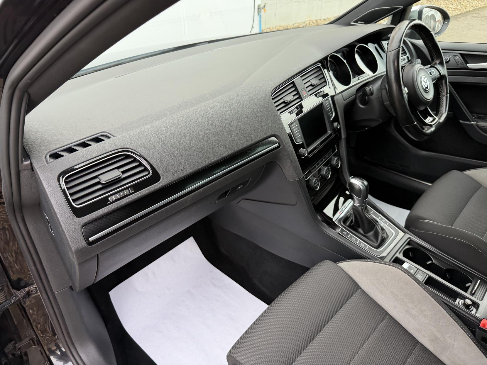 Volkswagen Golf 2.0 TSI BlueMotion Tech R Estate 5dr Petrol DSG 4MOTION Euro 6 (s/s) (300 ps)