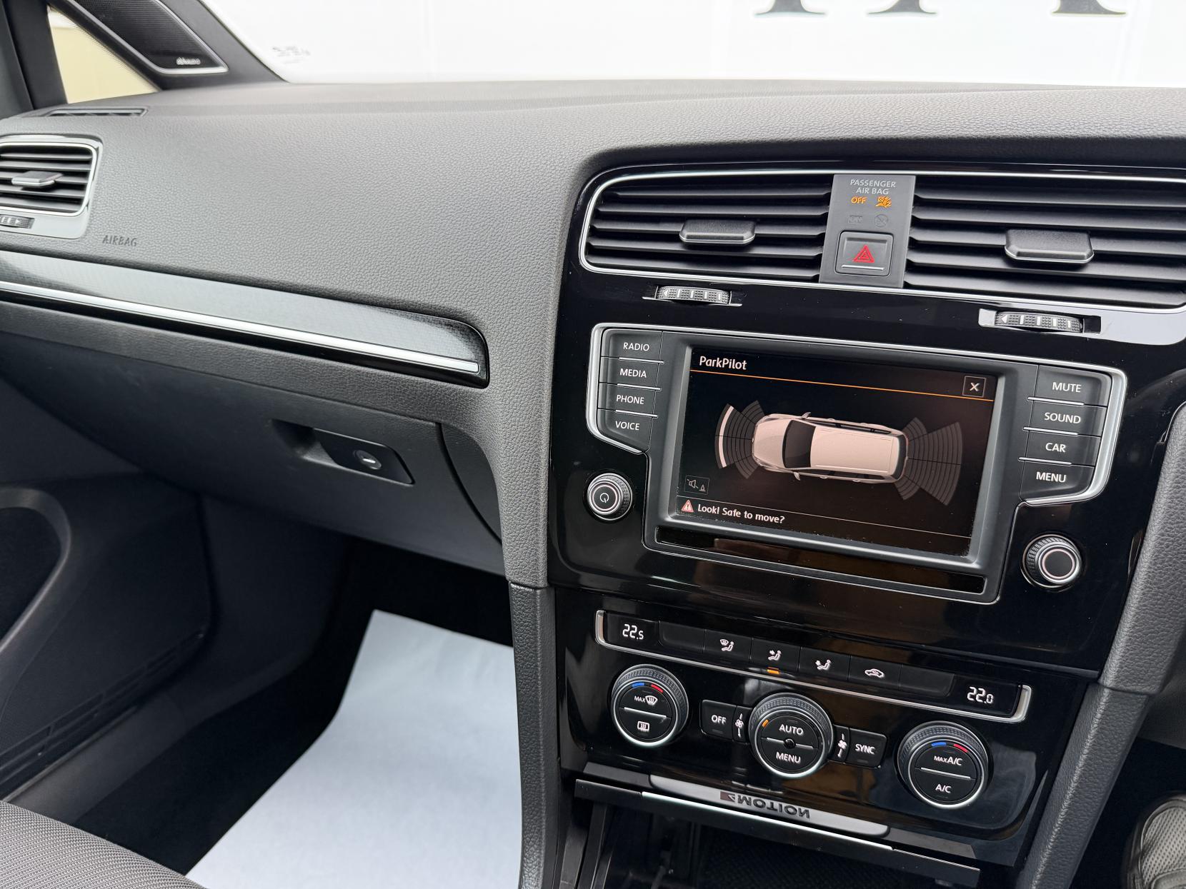 Volkswagen Golf 2.0 TSI BlueMotion Tech R Estate 5dr Petrol DSG 4MOTION Euro 6 (s/s) (300 ps)