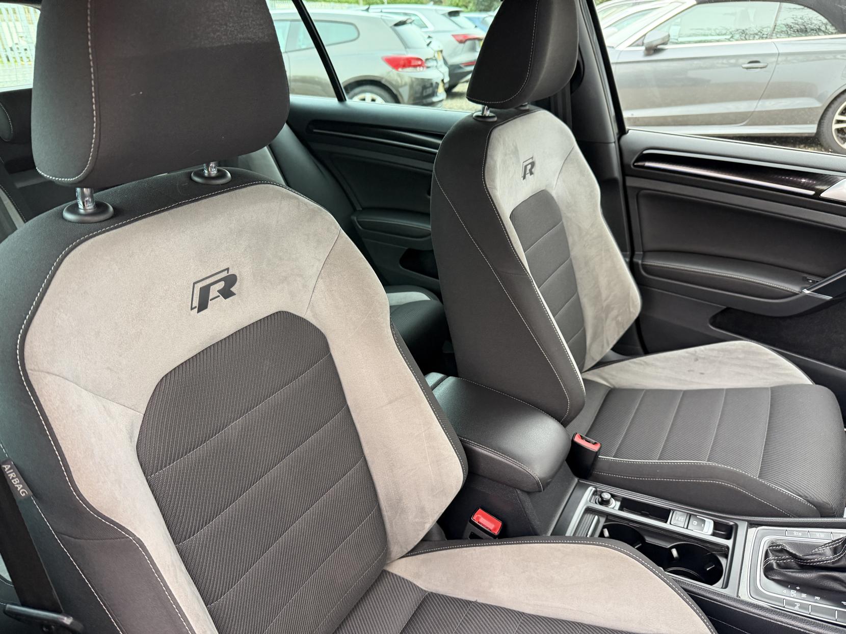 Volkswagen Golf 2.0 TSI BlueMotion Tech R Estate 5dr Petrol DSG 4MOTION Euro 6 (s/s) (300 ps)