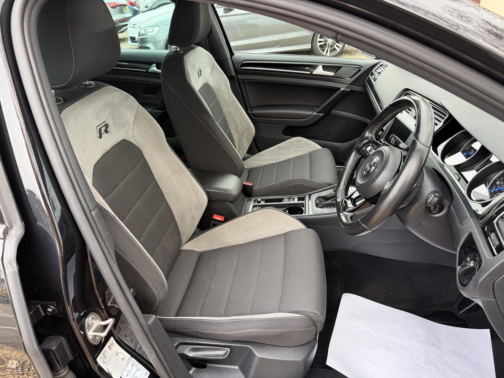 Volkswagen Golf 2.0 TSI BlueMotion Tech R Estate 5dr Petrol DSG 4MOTION Euro 6 (s/s) (300 ps)