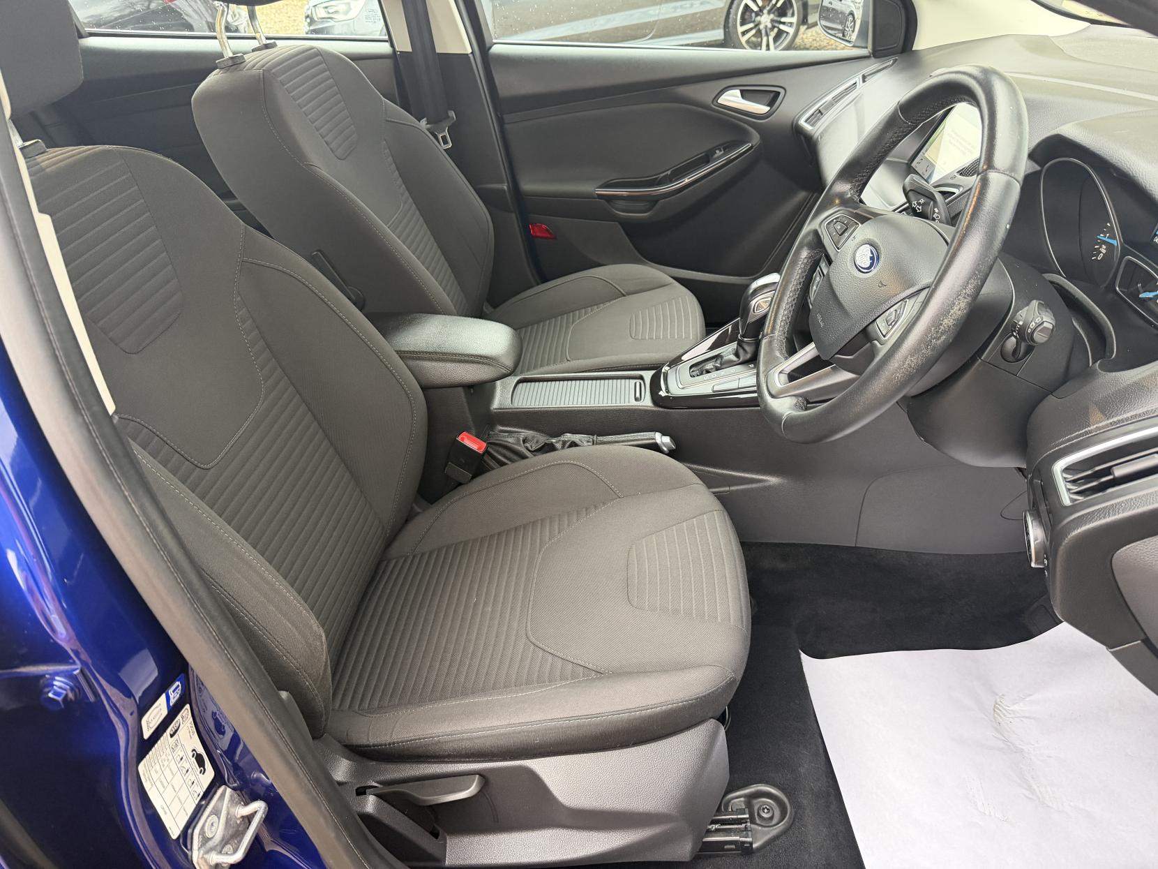 Ford Focus 1.0T EcoBoost Titanium Hatchback 5dr Petrol Auto Euro 6 (s/s) (125 ps)