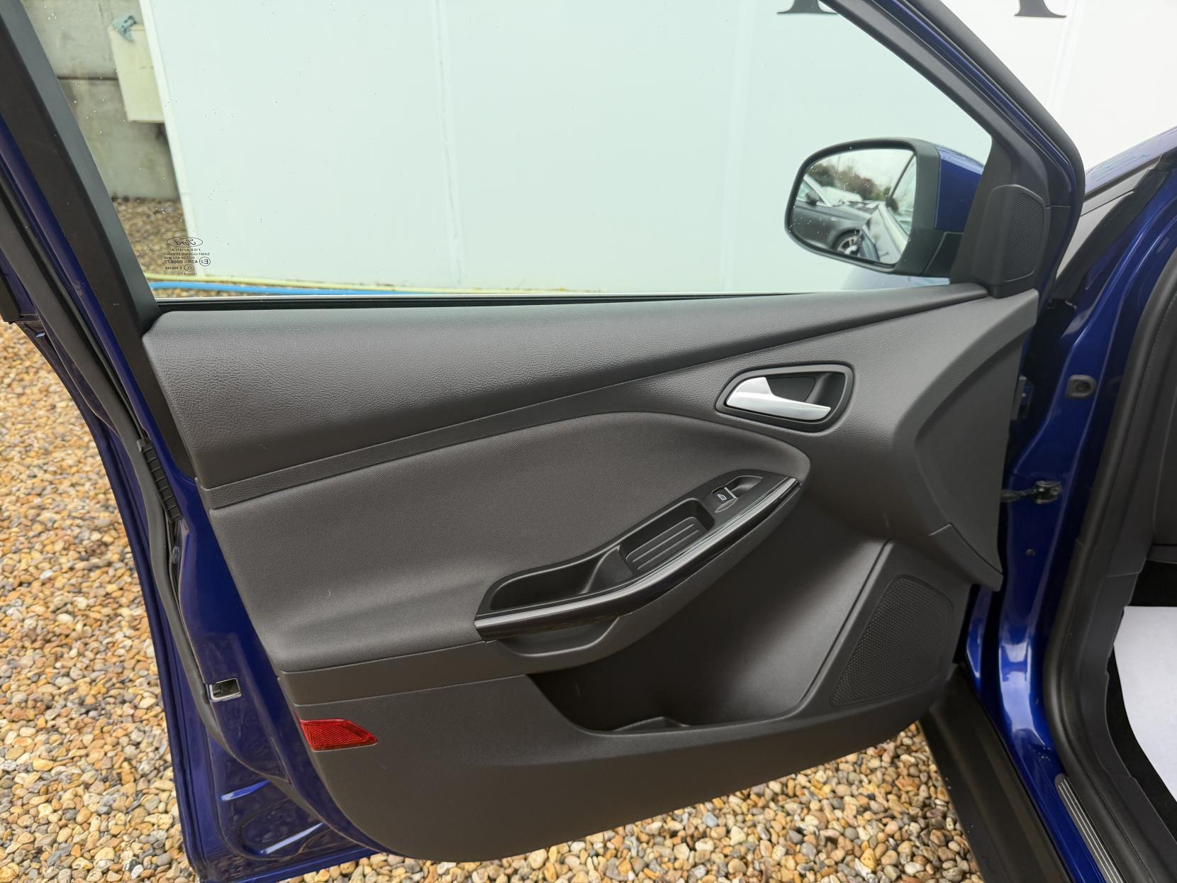 Ford Focus 1.0T EcoBoost Titanium Hatchback 5dr Petrol Auto Euro 6 (s/s) (125 ps)