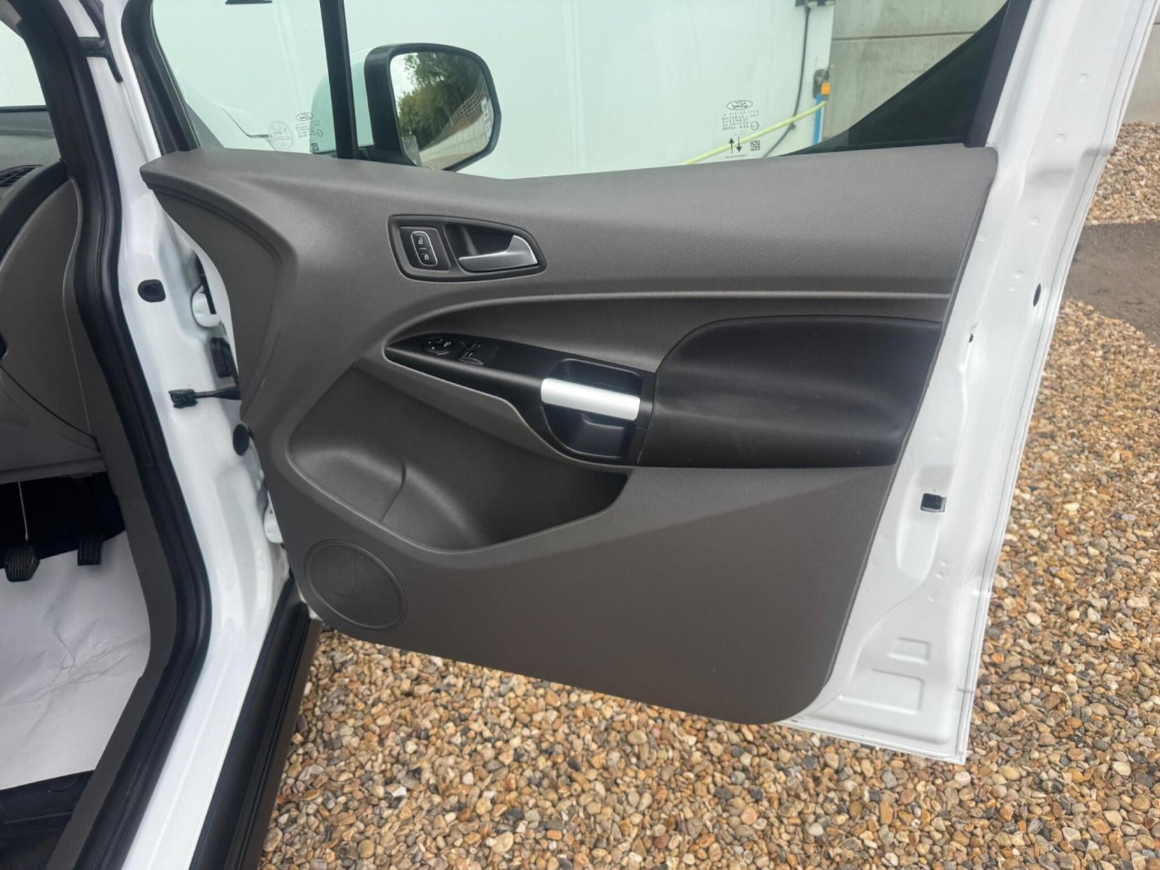 Ford Transit Connect 1.5 250 EcoBlue Limited L2 Euro 6 (s/s) 5dr