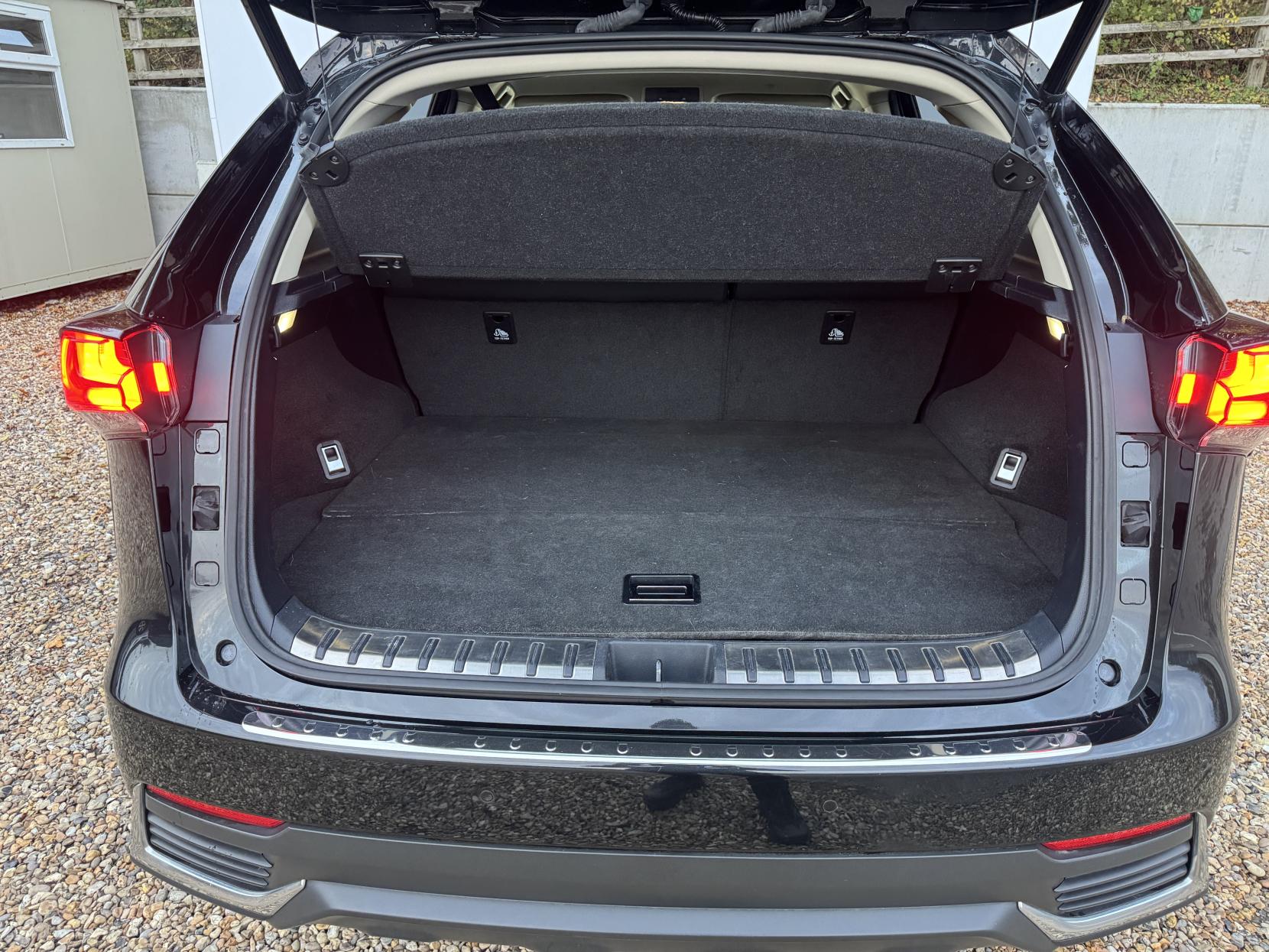 Lexus NX 2.5 300h GPF SUV 5dr Petrol Hybrid E-CVT 4WD Euro 6 (s/s) (197 ps)