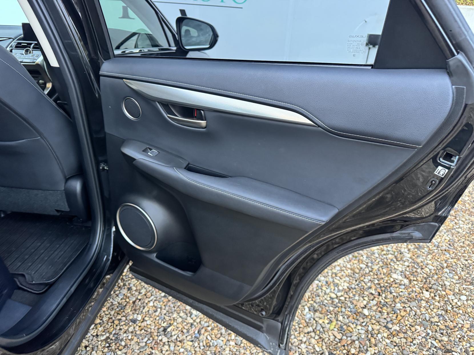 Lexus NX 2.5 300h GPF SUV 5dr Petrol Hybrid E-CVT 4WD Euro 6 (s/s) (197 ps)