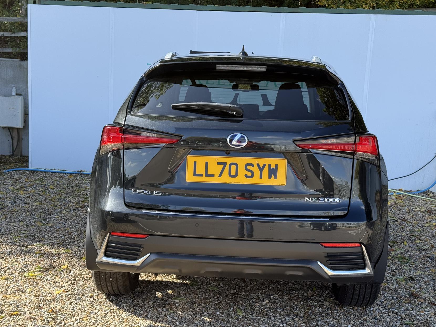 Lexus NX 2.5 300h GPF SUV 5dr Petrol Hybrid E-CVT 4WD Euro 6 (s/s) (197 ps)