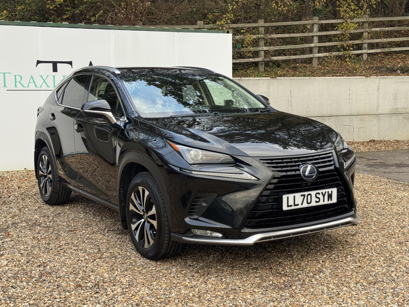 Lexus NX 2.5 300h GPF SUV 5dr Petrol Hybrid E-CVT 4WD Euro 6 (s/s) (197 ps)