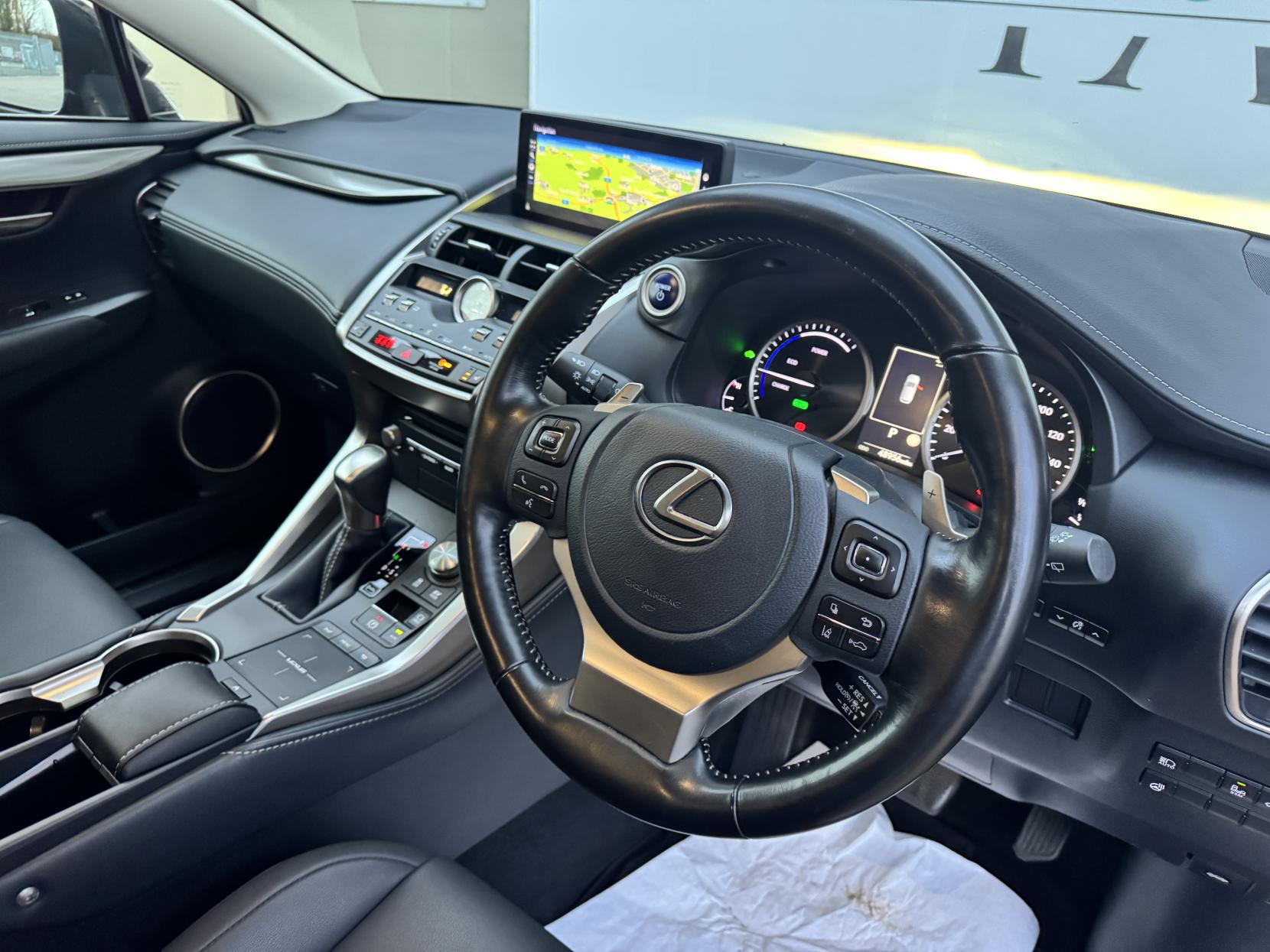 Lexus NX 2.5 300h GPF SUV 5dr Petrol Hybrid E-CVT 4WD Euro 6 (s/s) (197 ps)