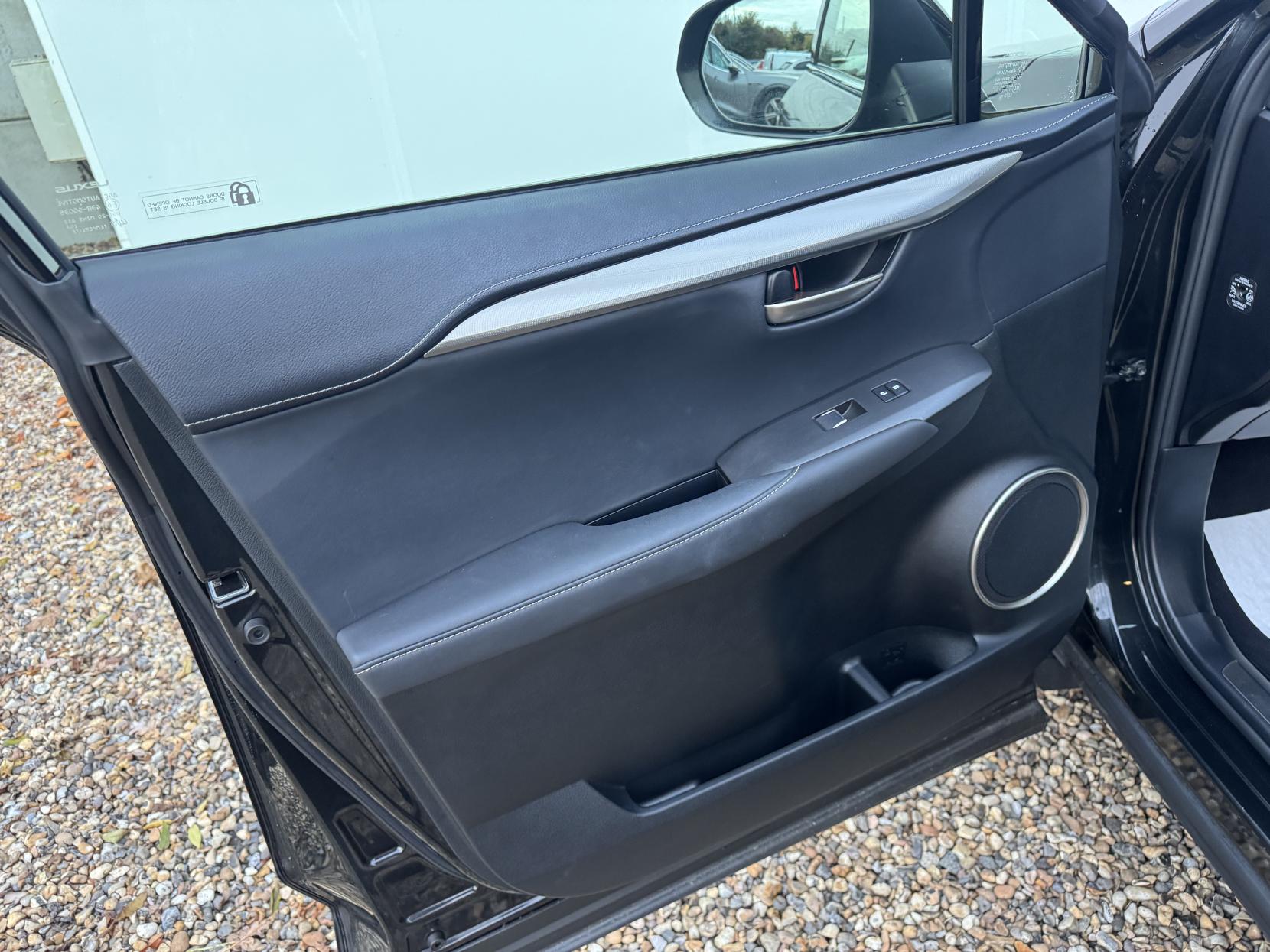 Lexus NX 2.5 300h GPF SUV 5dr Petrol Hybrid E-CVT 4WD Euro 6 (s/s) (197 ps)