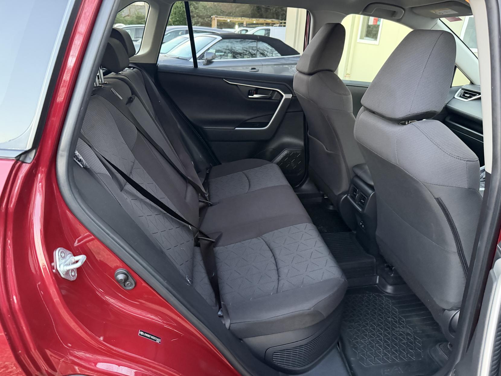 Toyota RAV4 2.5 VVT-h Design SUV 5dr Petrol Hybrid CVT 4WD Euro 6 (s/s) (222 ps)