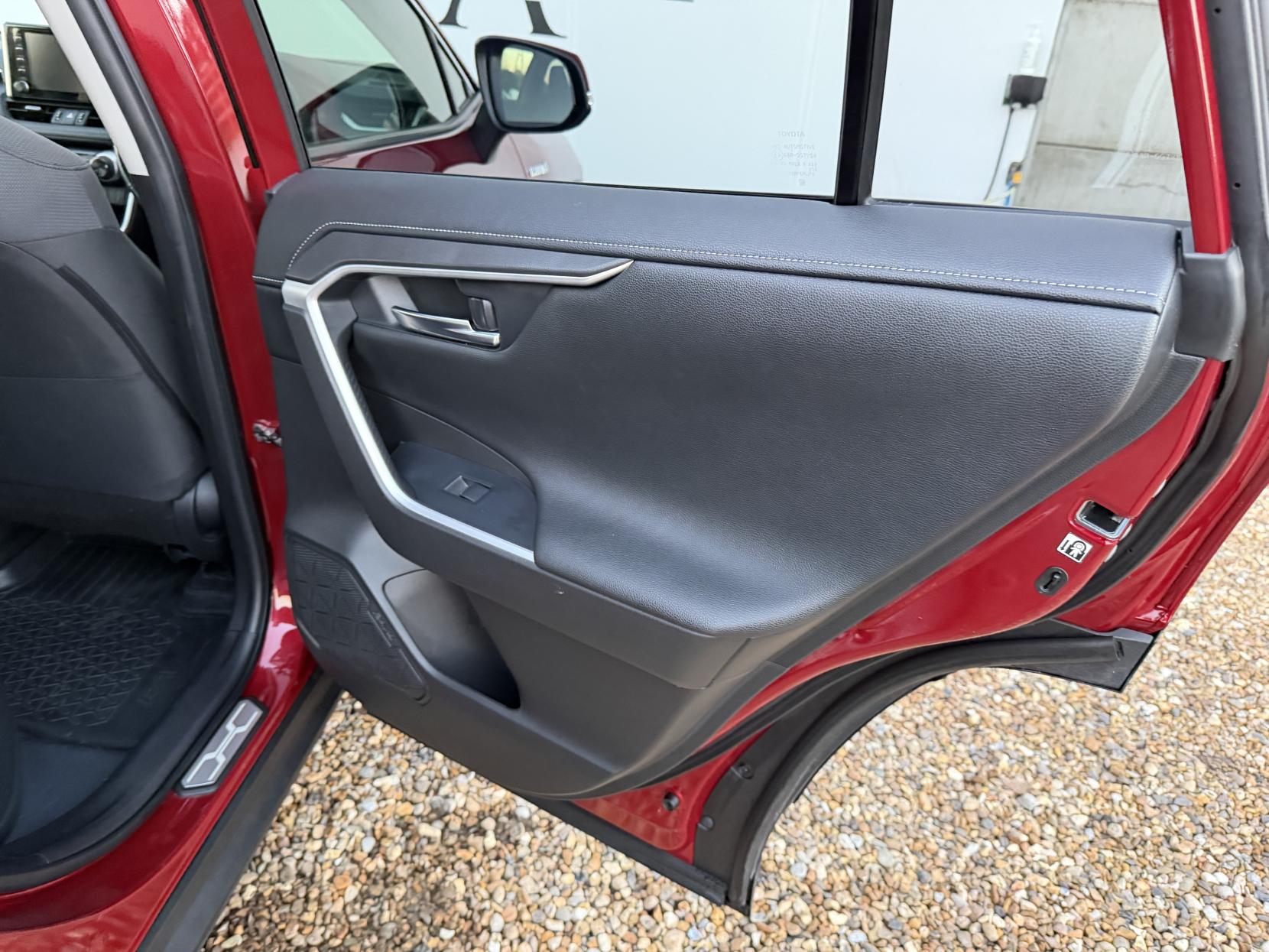 Toyota RAV4 2.5 VVT-h Design SUV 5dr Petrol Hybrid CVT 4WD Euro 6 (s/s) (222 ps)