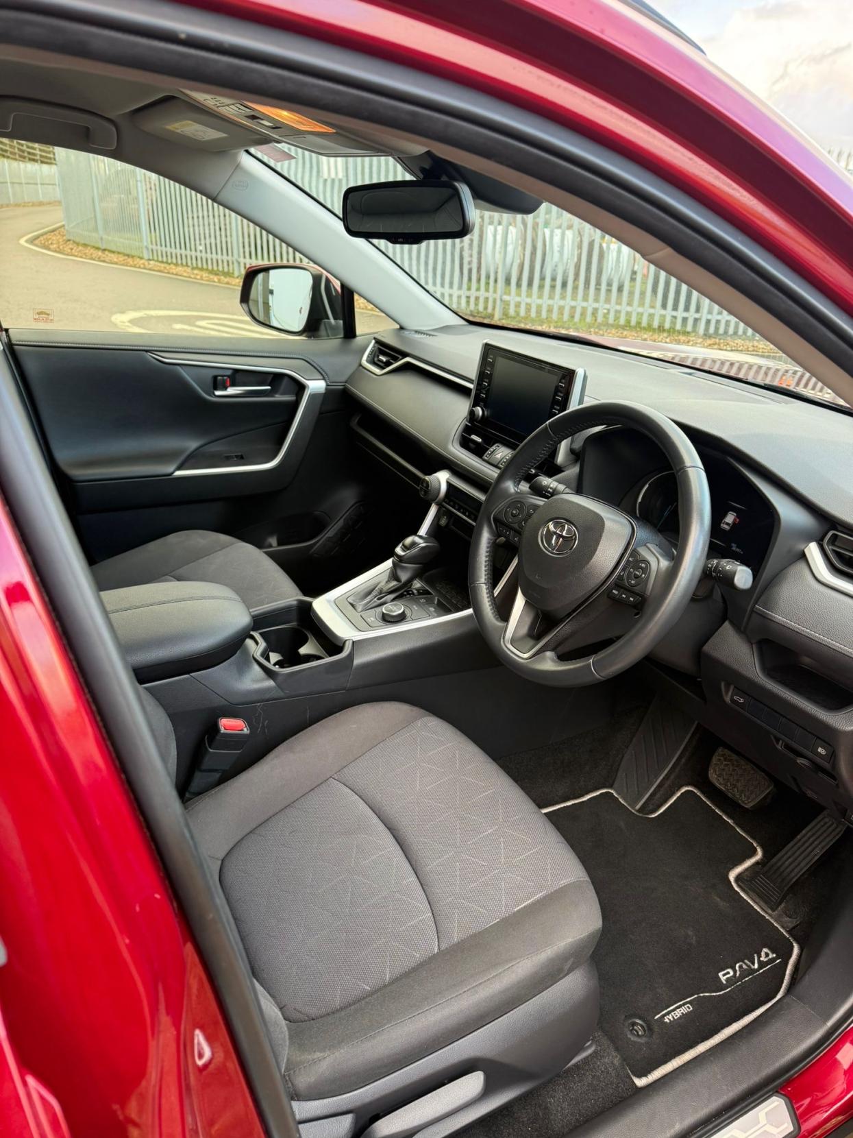 Toyota RAV4 2.5 VVT-h Design SUV 5dr Petrol Hybrid CVT 4WD Euro 6 (s/s) (222 ps)