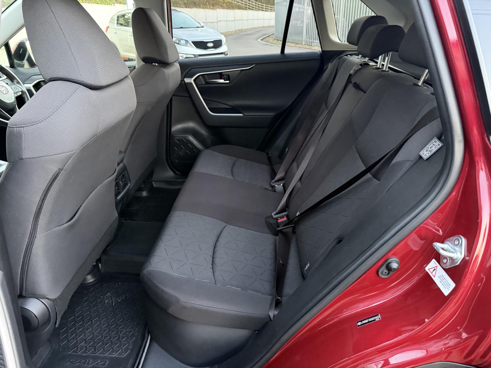 Toyota RAV4 2.5 VVT-h Design SUV 5dr Petrol Hybrid CVT 4WD Euro 6 (s/s) (222 ps)