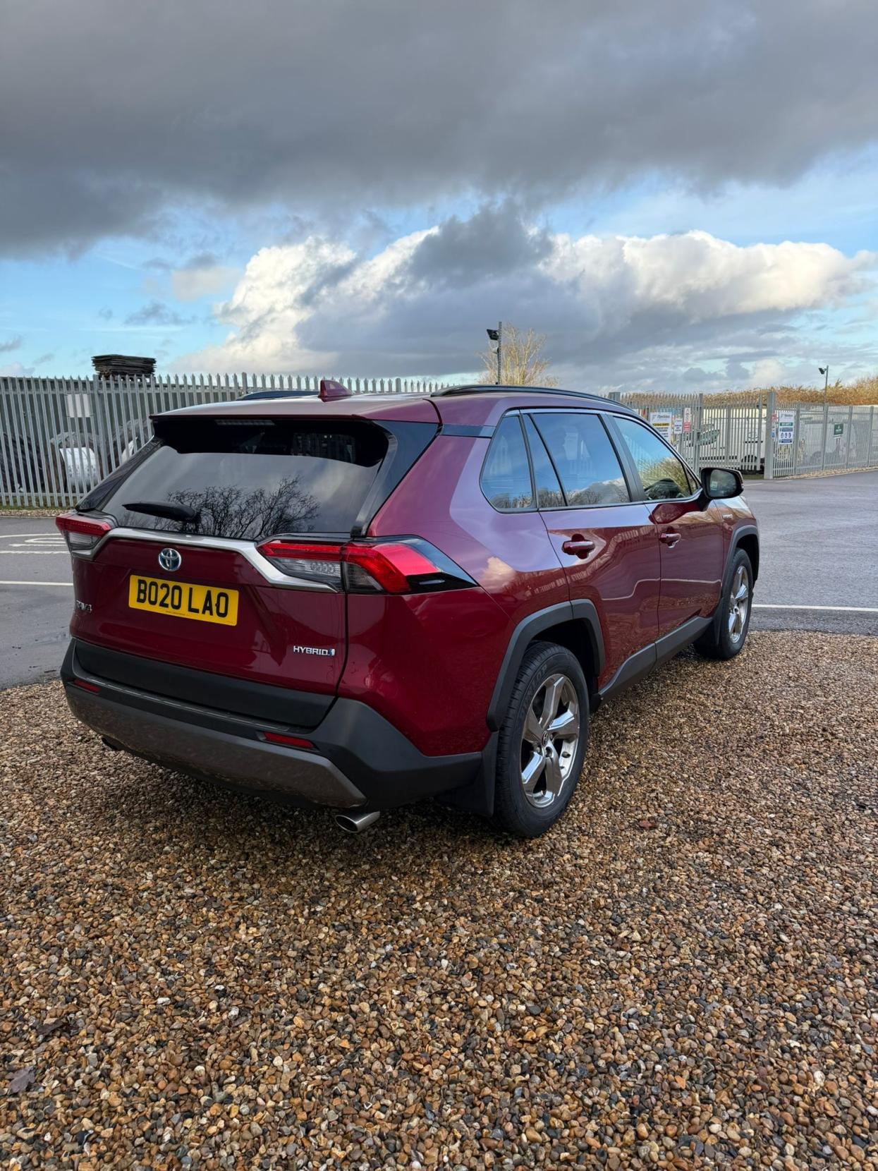 Toyota RAV4 2.5 VVT-h Design SUV 5dr Petrol Hybrid CVT 4WD Euro 6 (s/s) (222 ps)