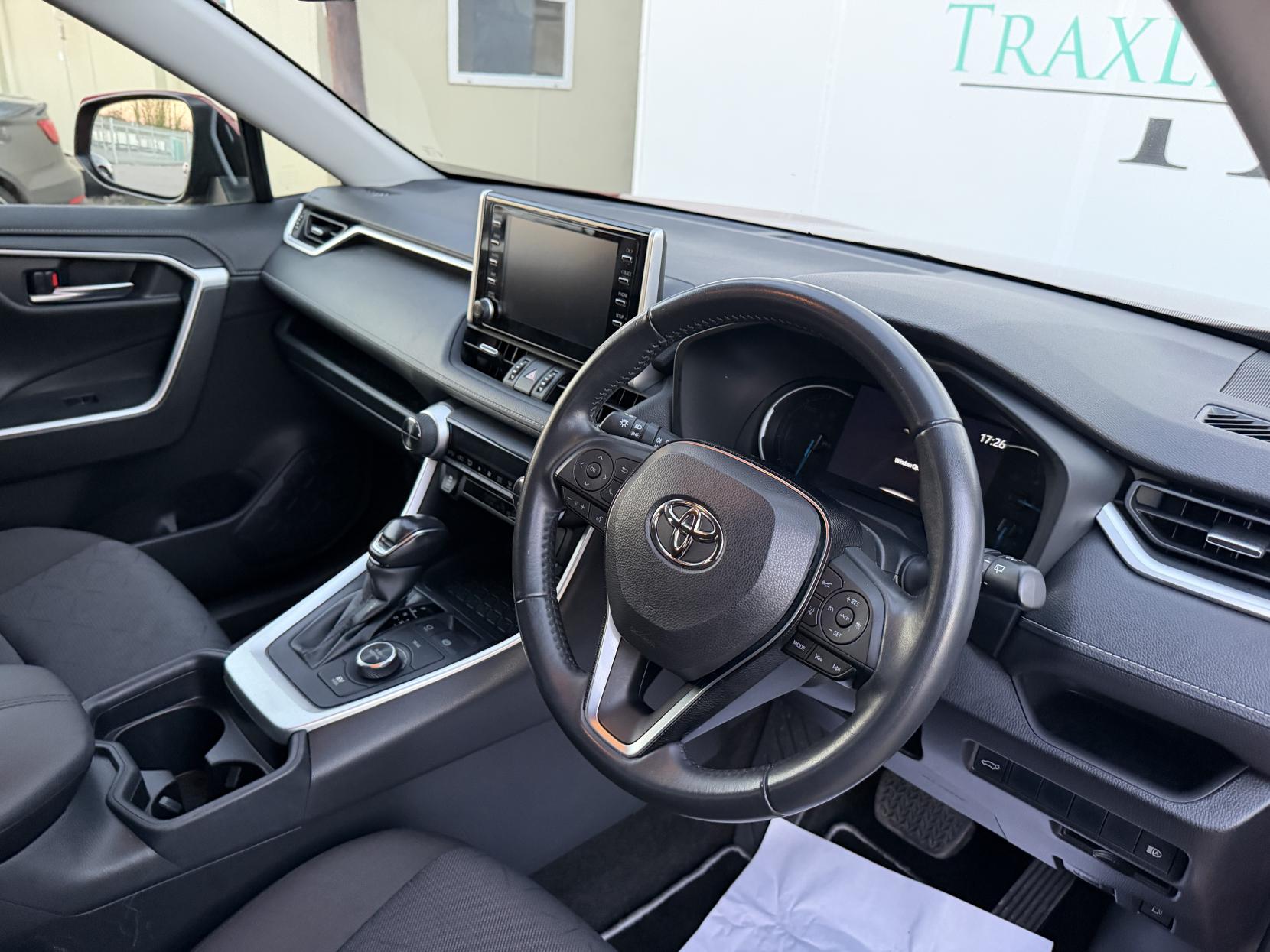 Toyota RAV4 2.5 VVT-h Design SUV 5dr Petrol Hybrid CVT 4WD Euro 6 (s/s) (222 ps)