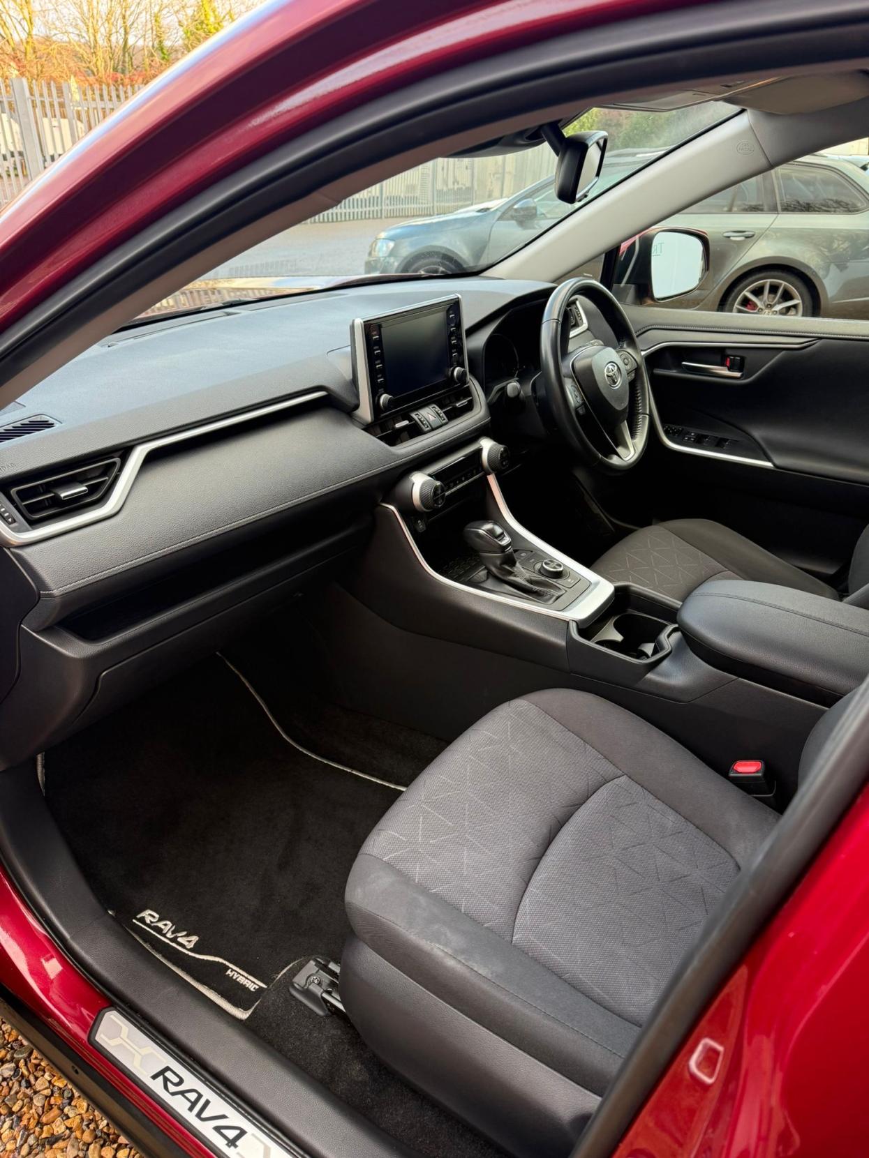 Toyota RAV4 2.5 VVT-h Design SUV 5dr Petrol Hybrid CVT 4WD Euro 6 (s/s) (222 ps)