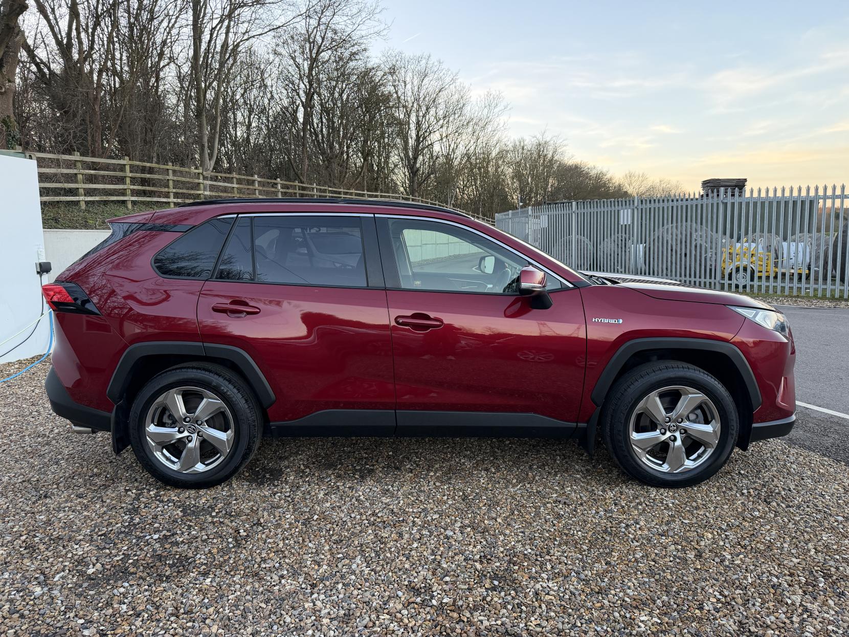 Toyota RAV4 2.5 VVT-h Design SUV 5dr Petrol Hybrid CVT 4WD Euro 6 (s/s) (222 ps)