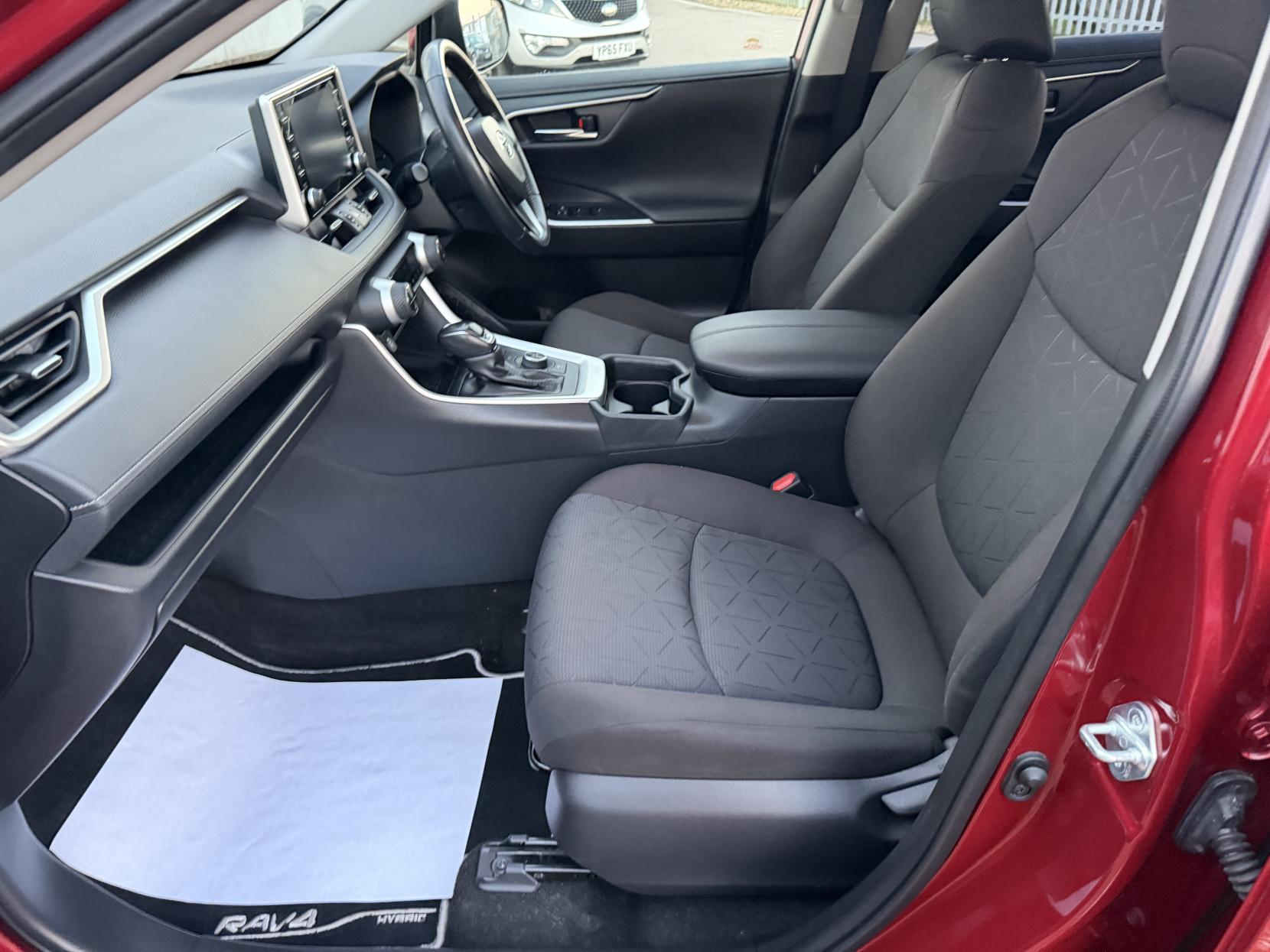 Toyota RAV4 2.5 VVT-h Design SUV 5dr Petrol Hybrid CVT 4WD Euro 6 (s/s) (222 ps)