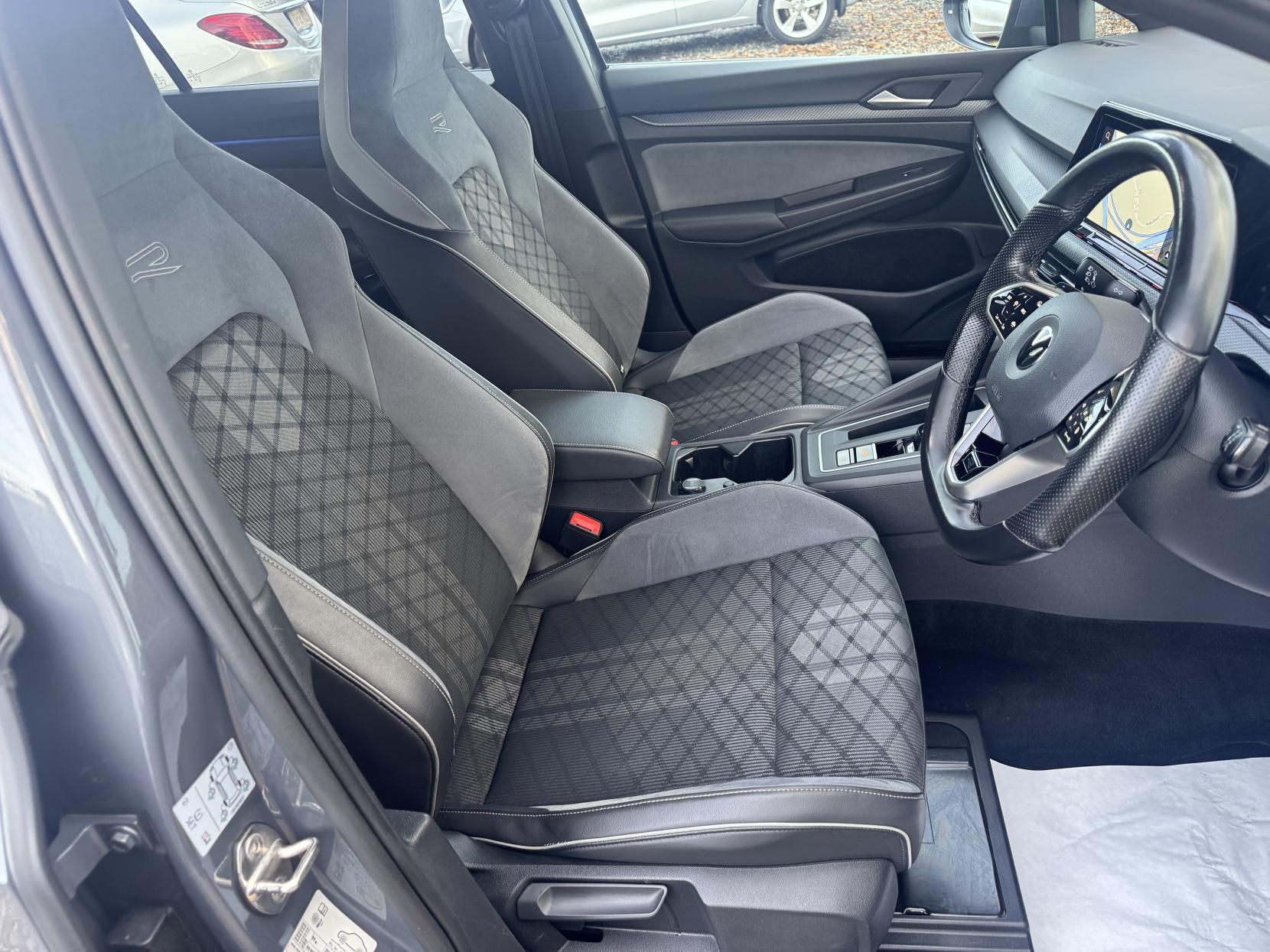 Volkswagen Golf 1.5 eTSI MHEV R-Line Estate 5dr Petrol Hybrid DSG Euro 6 (s/s) (150 ps)